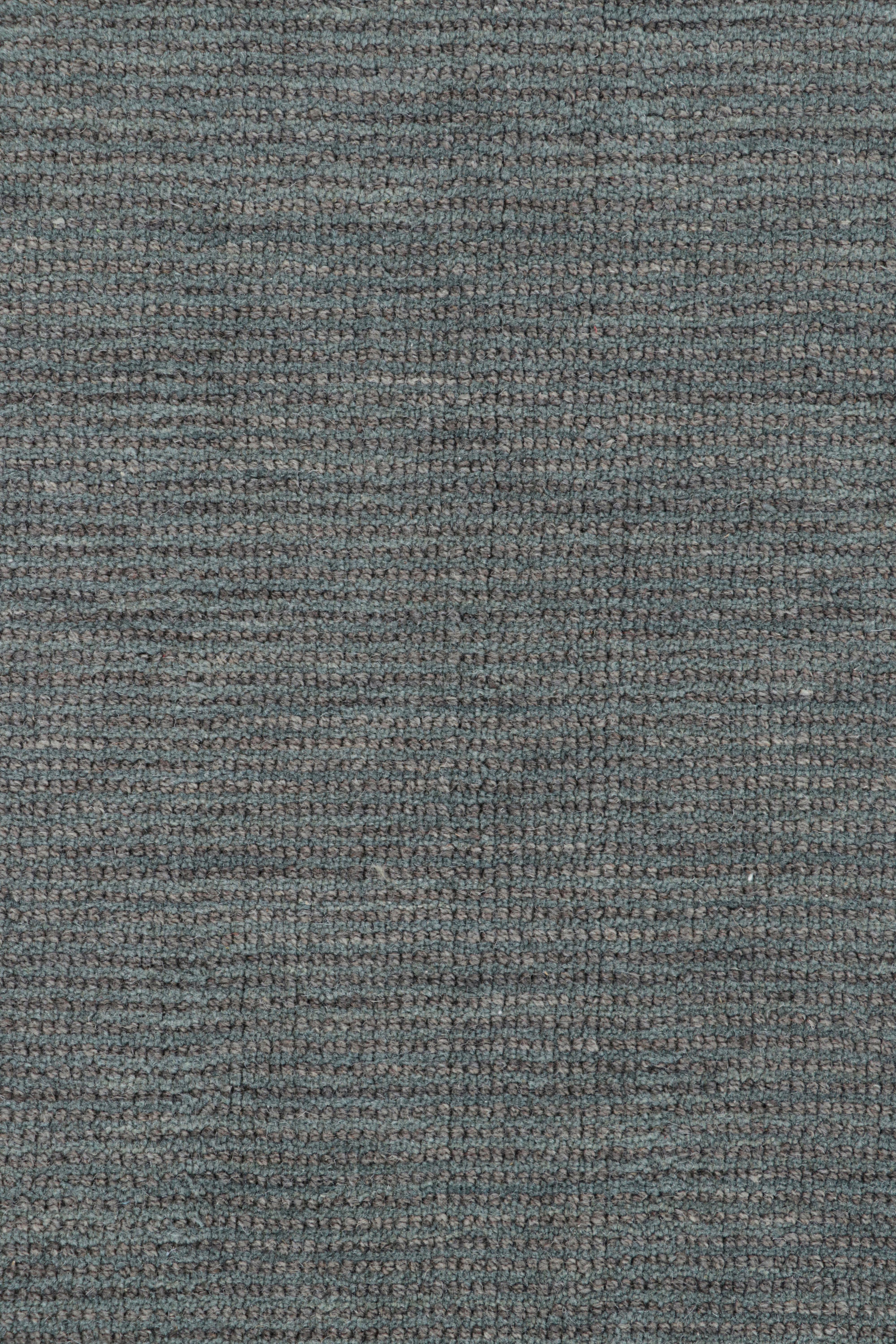 Alfombra de textura moderna Rug & Kilim en tonos grises y estrías en Nuevo estado para la venta en Long Island City, NY
