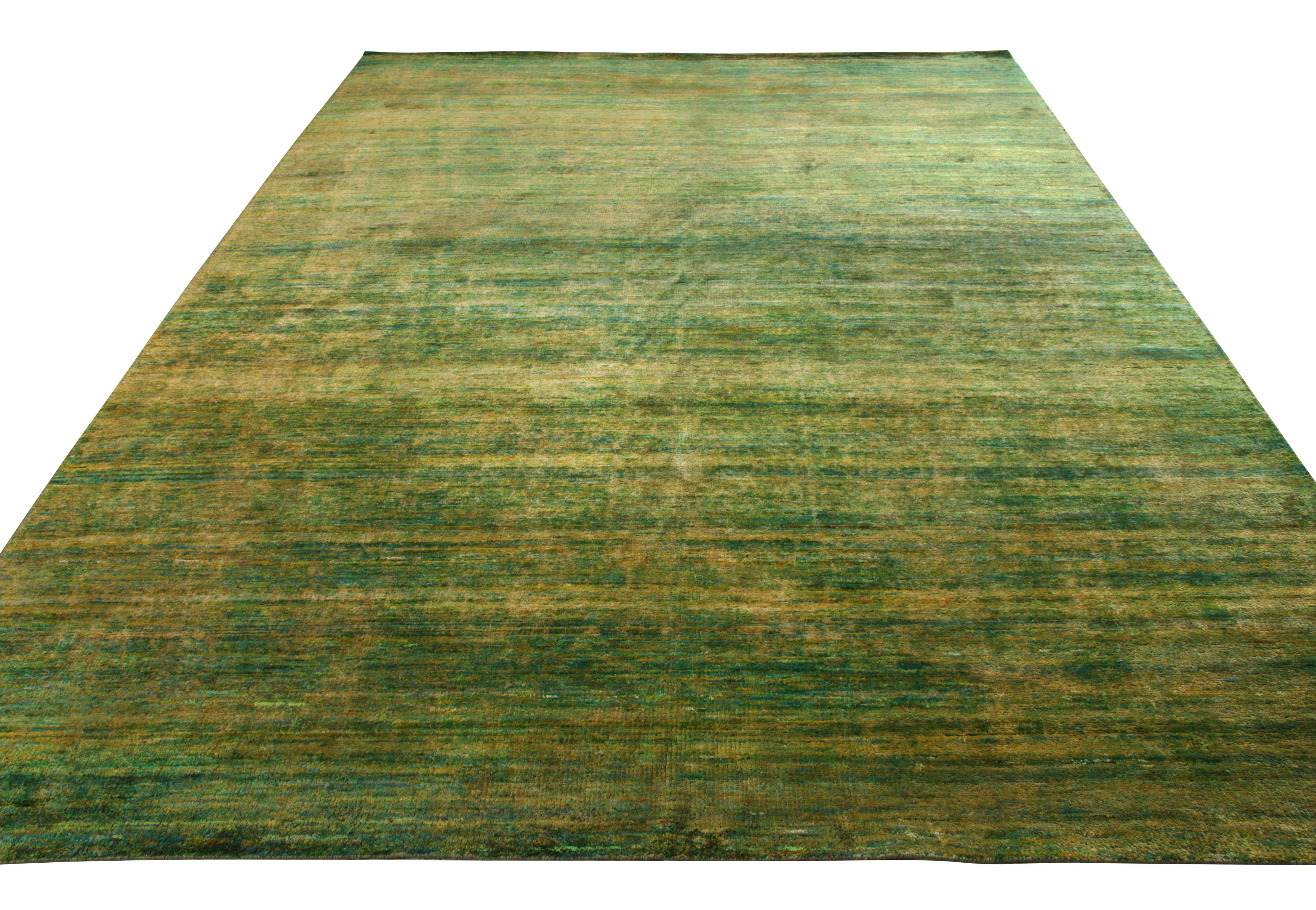 A tasteful hand-knotted silk rug extracting the beauty of primary colours from Rug & Kilim’s exclusive Texture of Color collection. Occupying a 9x12 scale, the rug enjoys a playful tease of green and yellow tones superimposing each other for a
