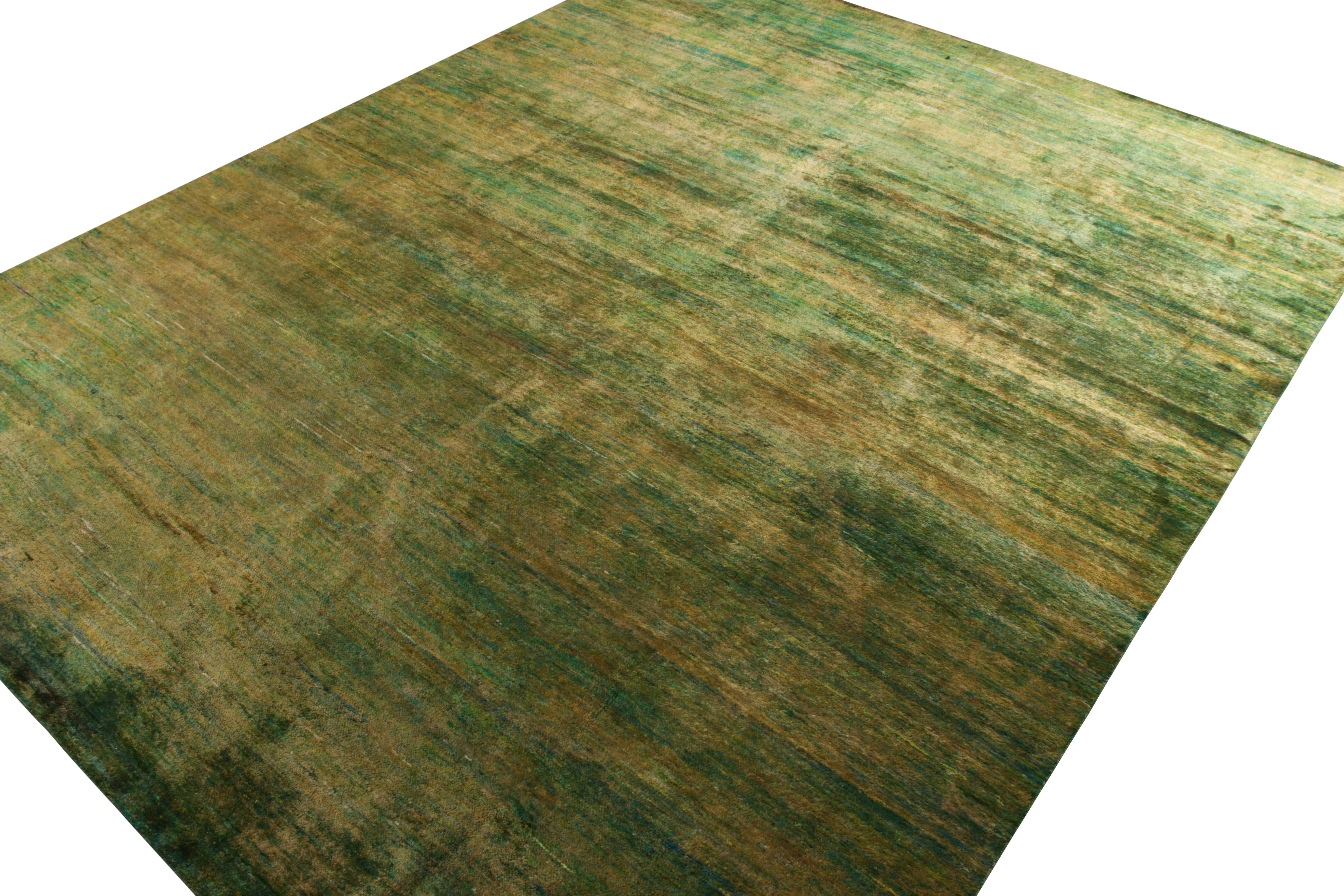 Moderne Rug & Kilim - Tapis à texture moderne à rayures unies vertes et jaunes en vente