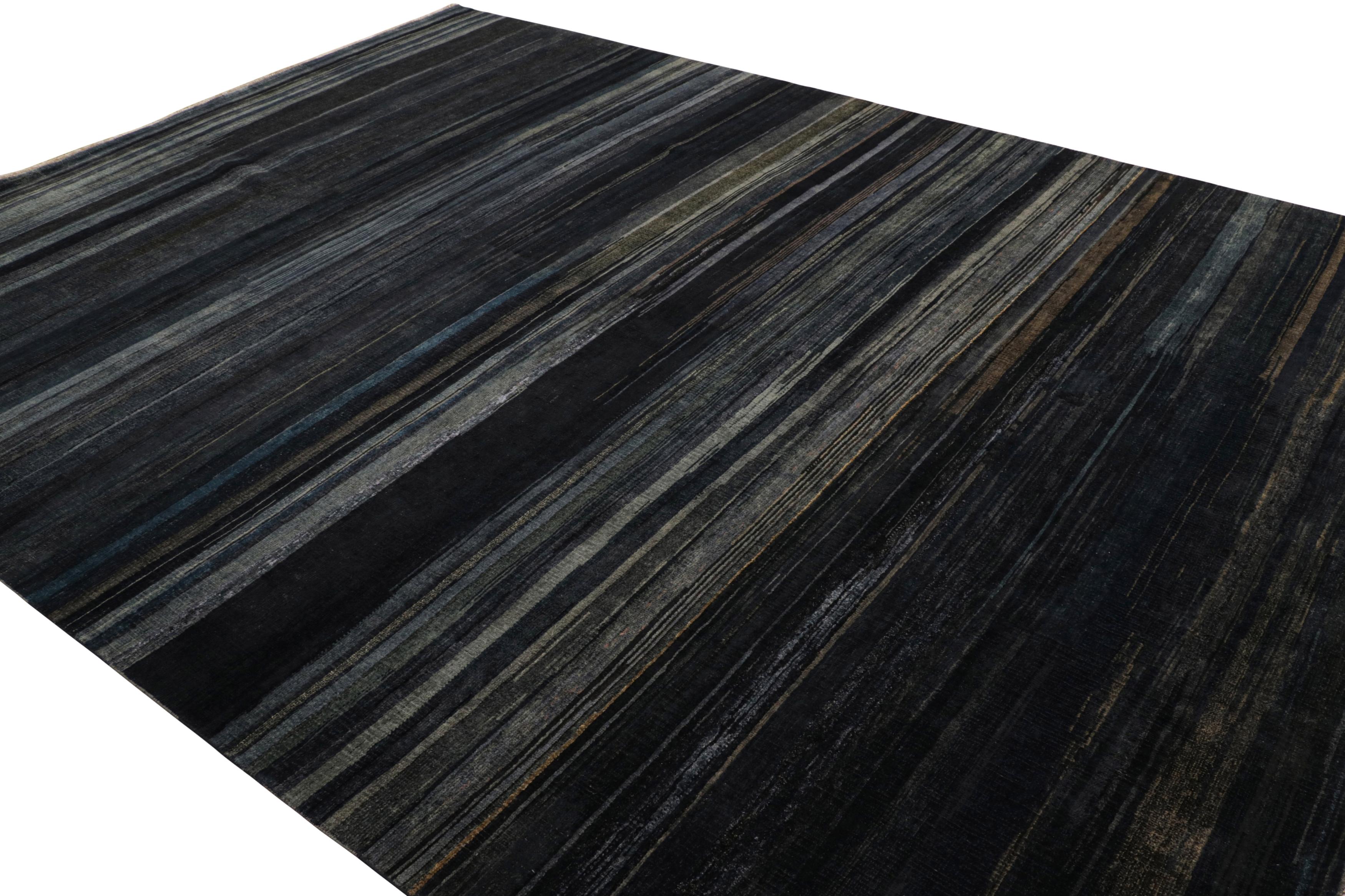 Rug & Kilim's Modern Textural Rug in Grisaille Blau und Schwarz Streifen und Striae (Handgeknüpft) im Angebot