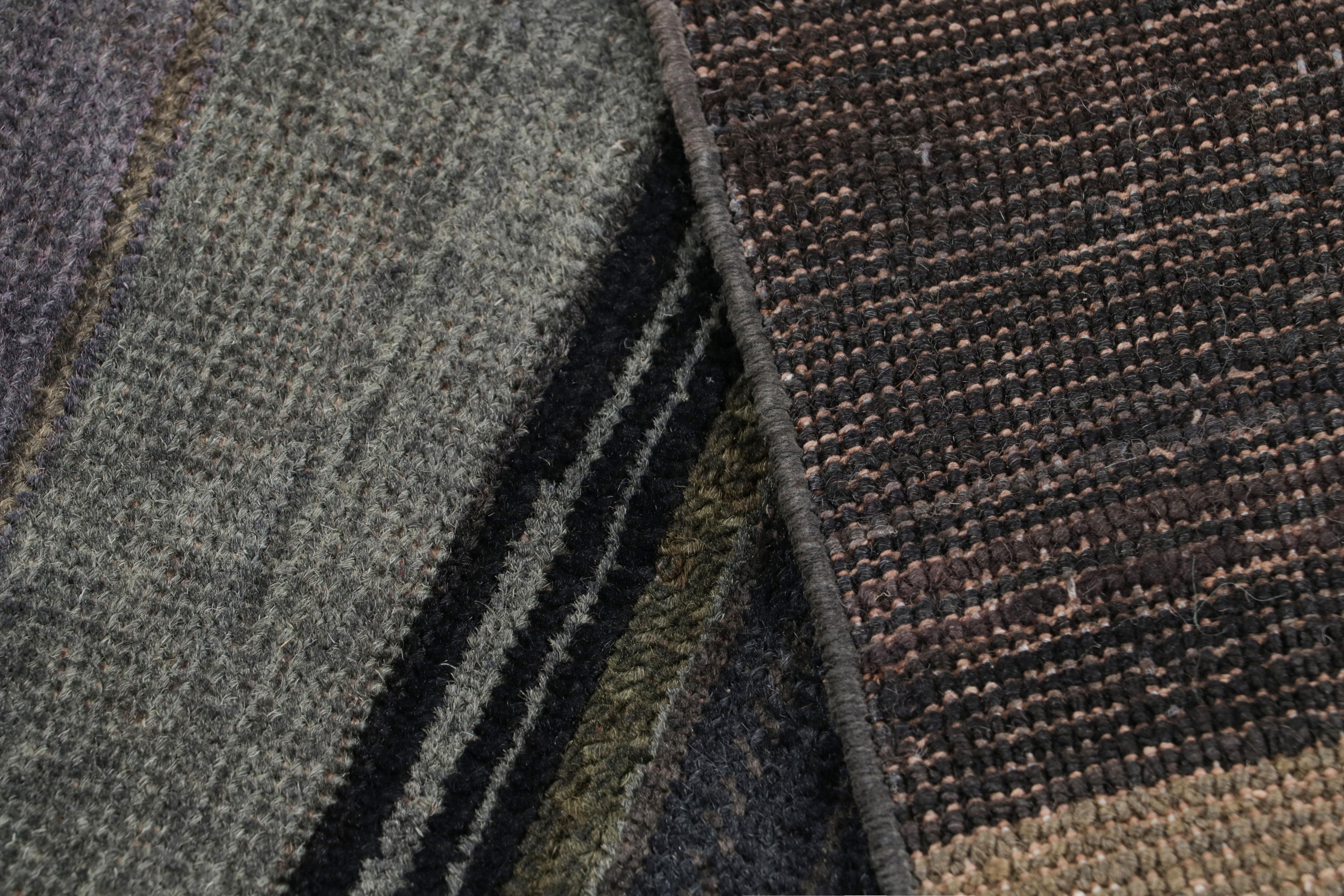 XXI secolo e contemporaneo Rug & Kilim: Tappeto moderno a righe e strisce in tonalità grigia. in vendita