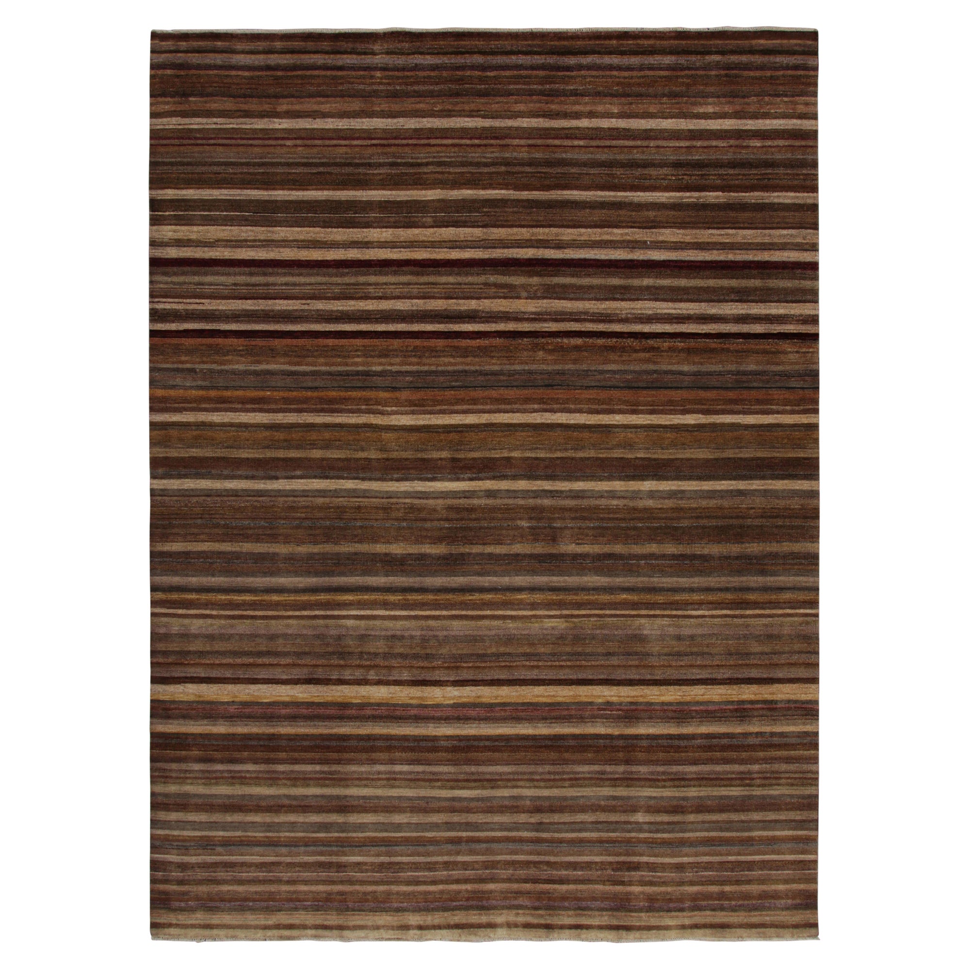 Un'audace novità 10x14 della nostra collezione Texture of Color, realizzata con lana annodata a mano e una nuova interpretazione del tema di questa collezione, in particolare una tintura vegetale come quelle utilizzate nei tappeti antichi o vintage,