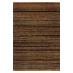 Rug & Kilim's Modern Textural Rug in satten Browns und Umber Streifen und Striae