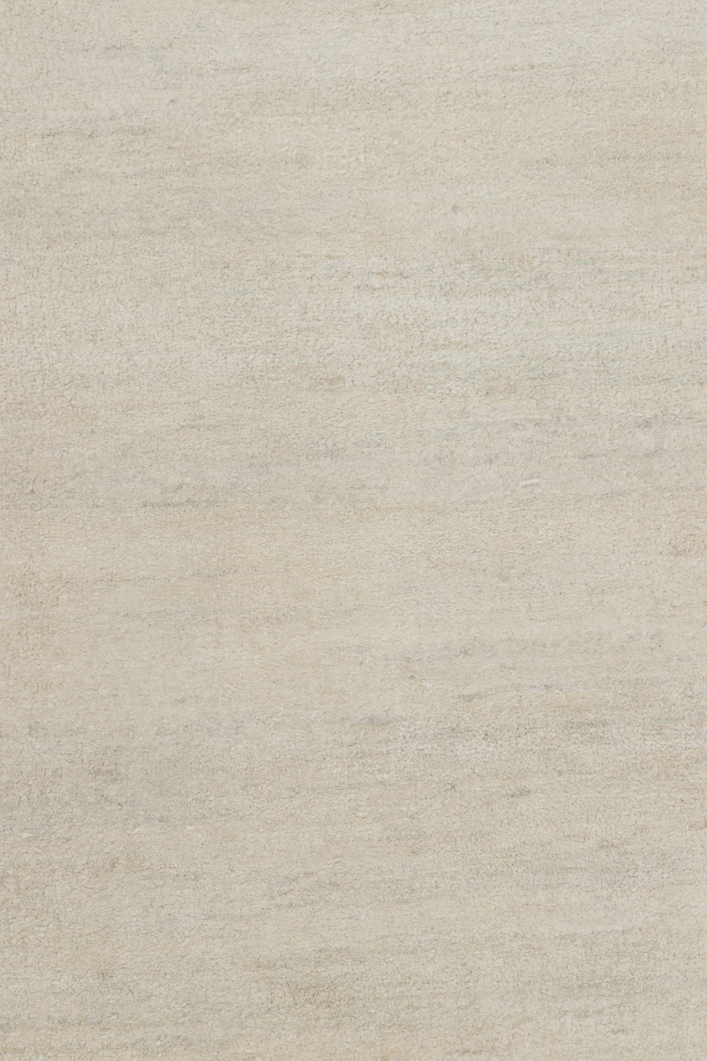 Rug & Kilim - Tappeto moderno con texture in tinta unita crema In condizioni Nuovo in vendita a Long Island City, NY