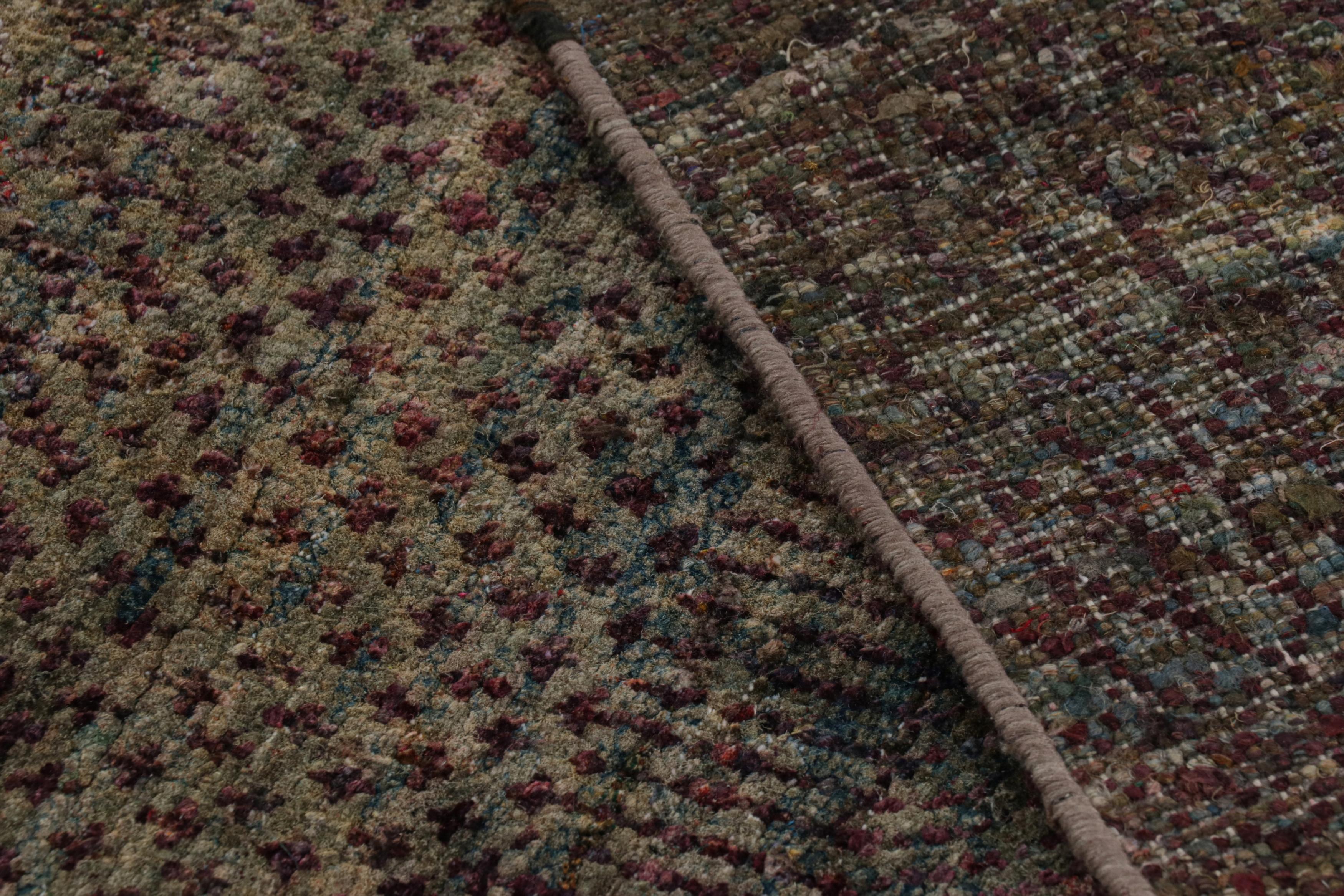 Soie Le tapis Modernity de Rug & Kilim dans les tons de prune et de vert en vente