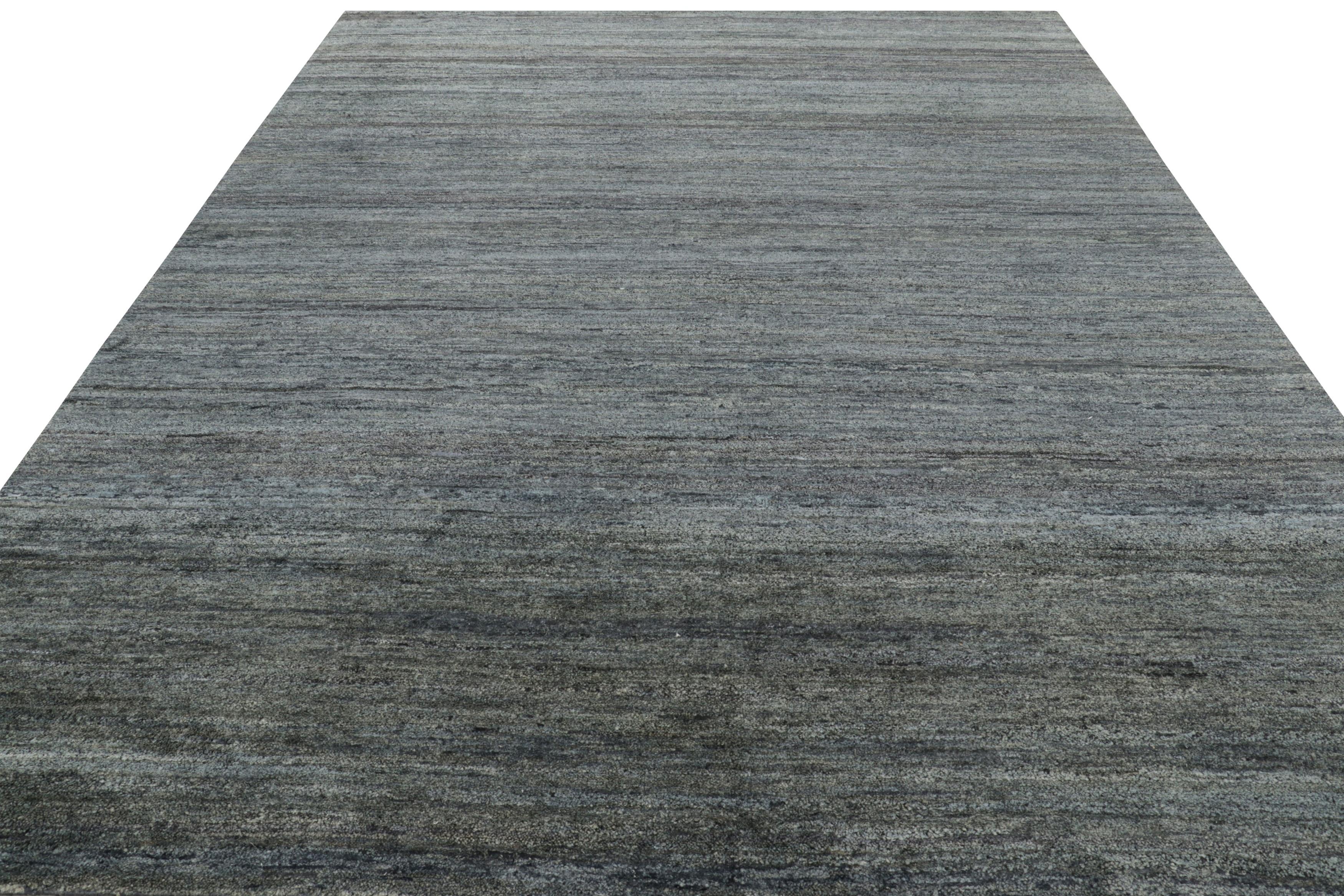 Rug & Kilim's Modern Textural Rug mit grau-schwarzen Streifen (Indisch) im Angebot
