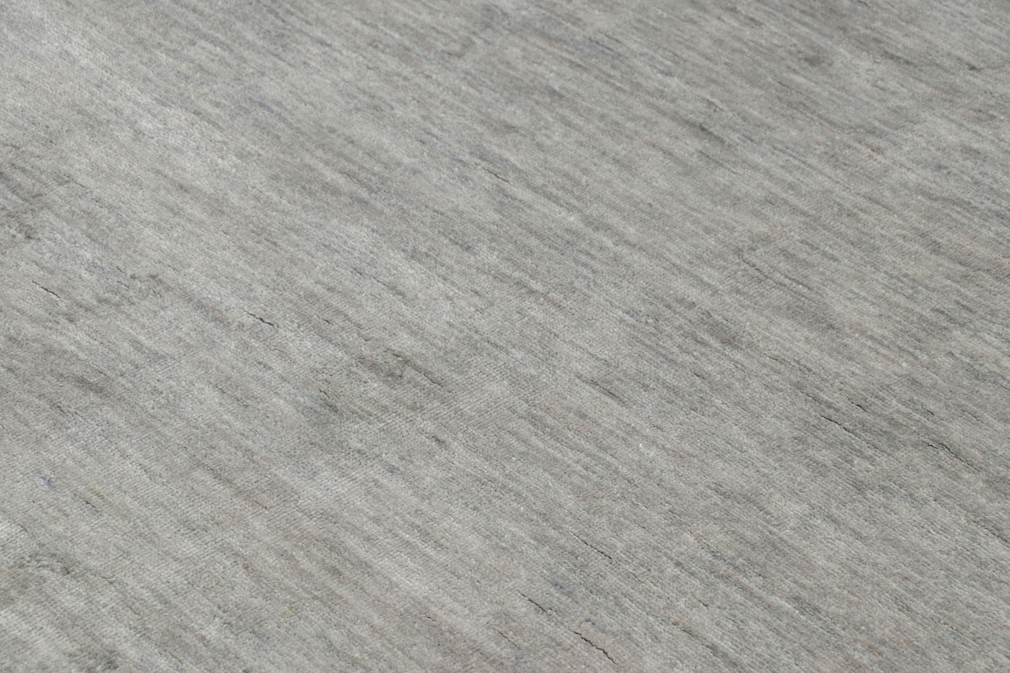 Rug & Kilim's Modern Modern Textural Rug with Gray Striae (tapis texturé moderne avec des rayures grises) Neuf - En vente à Long Island City, NY