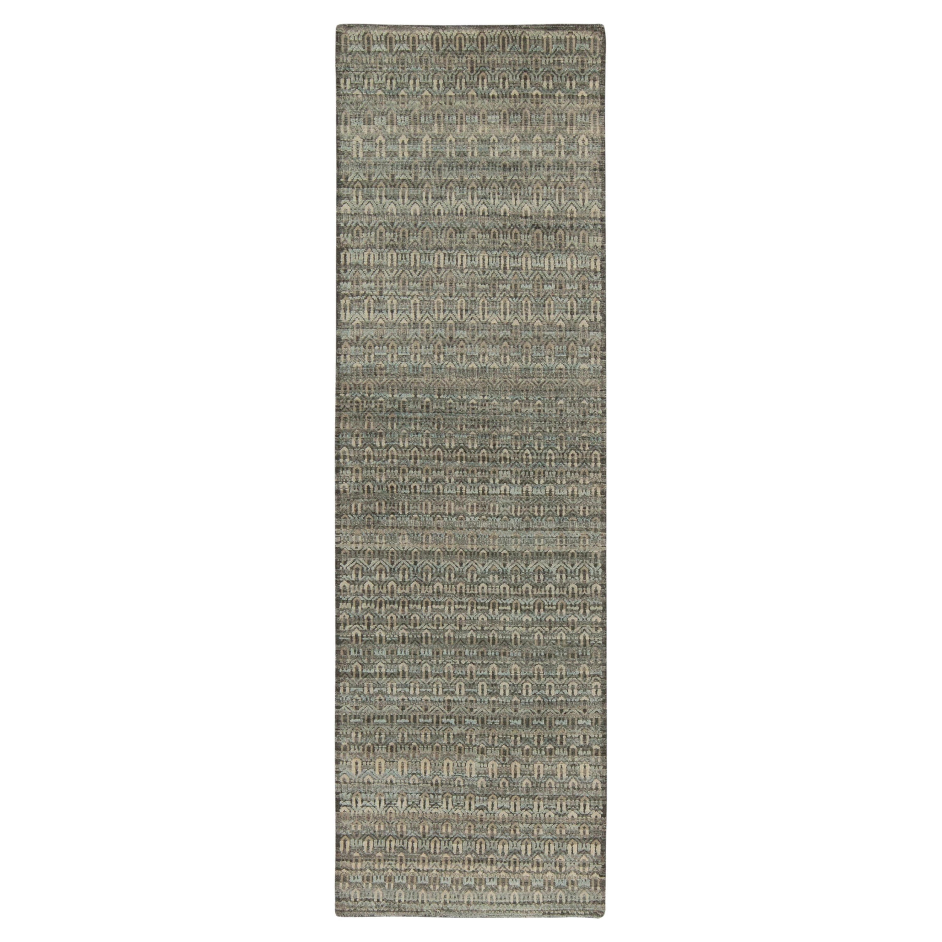 Rug & Kilim: un moderno runner con motivo geometrico beige, bianco e blu