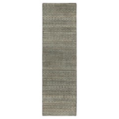 Rug & Kilim: un moderno runner con motivo geometrico beige, bianco e blu