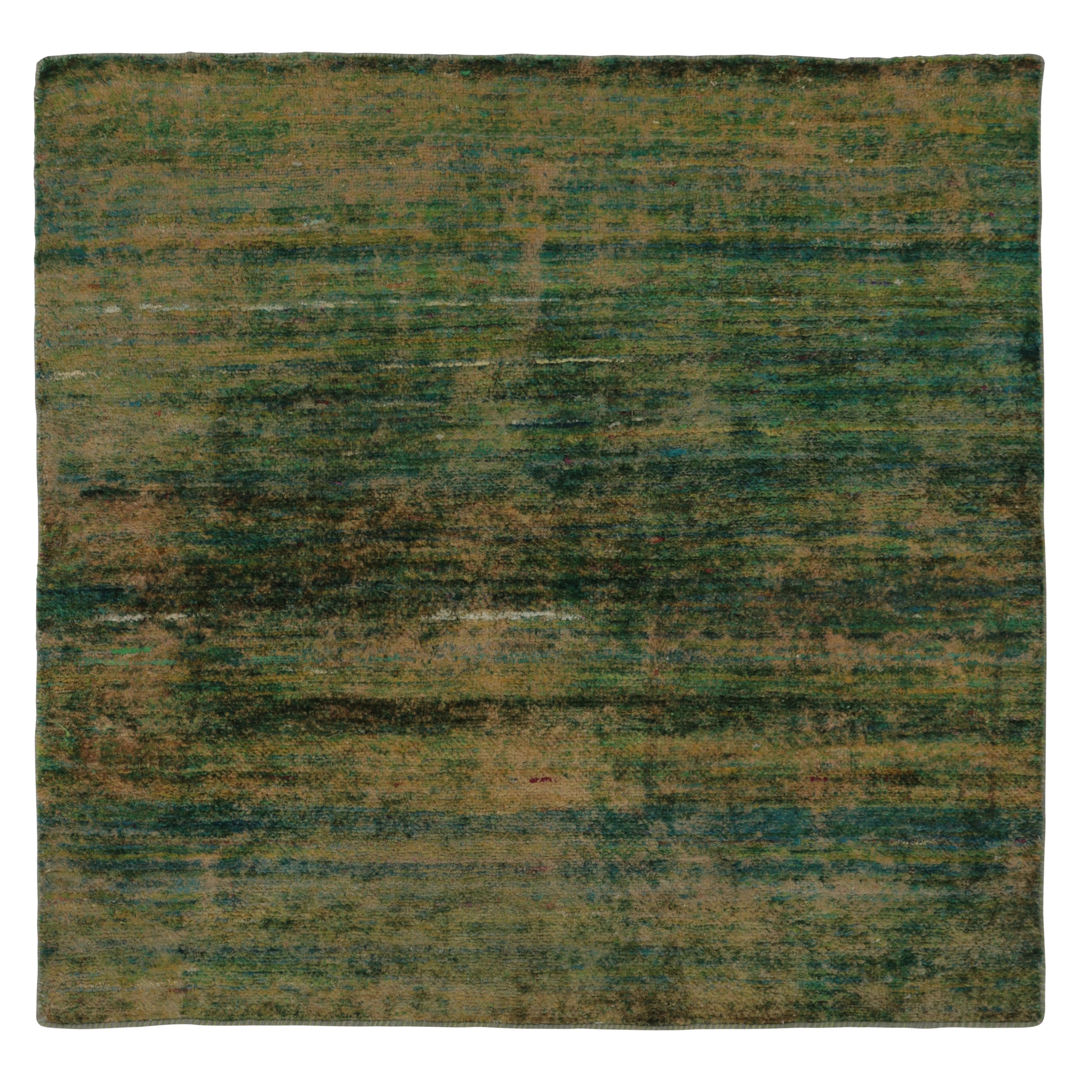 Rug 
Kilim’s Modern Textural Square Rug, Warm Tone-on-Tone Green and Gold For Sale