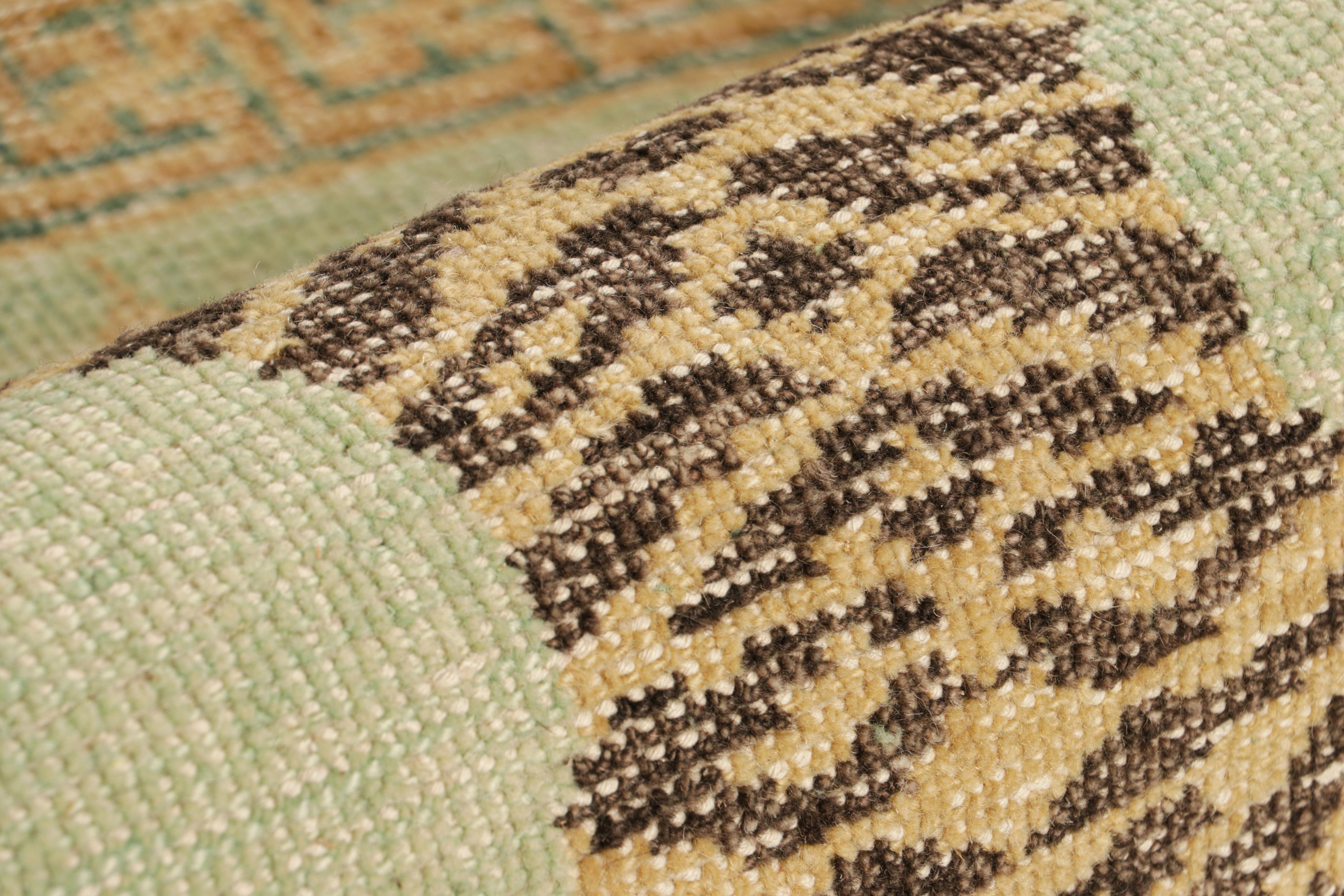 Rug & Kilim - Tappeto pittorico moderno in pelle di tigre in verde, beige e nero In condizioni Nuovo in vendita a Long Island City, NY