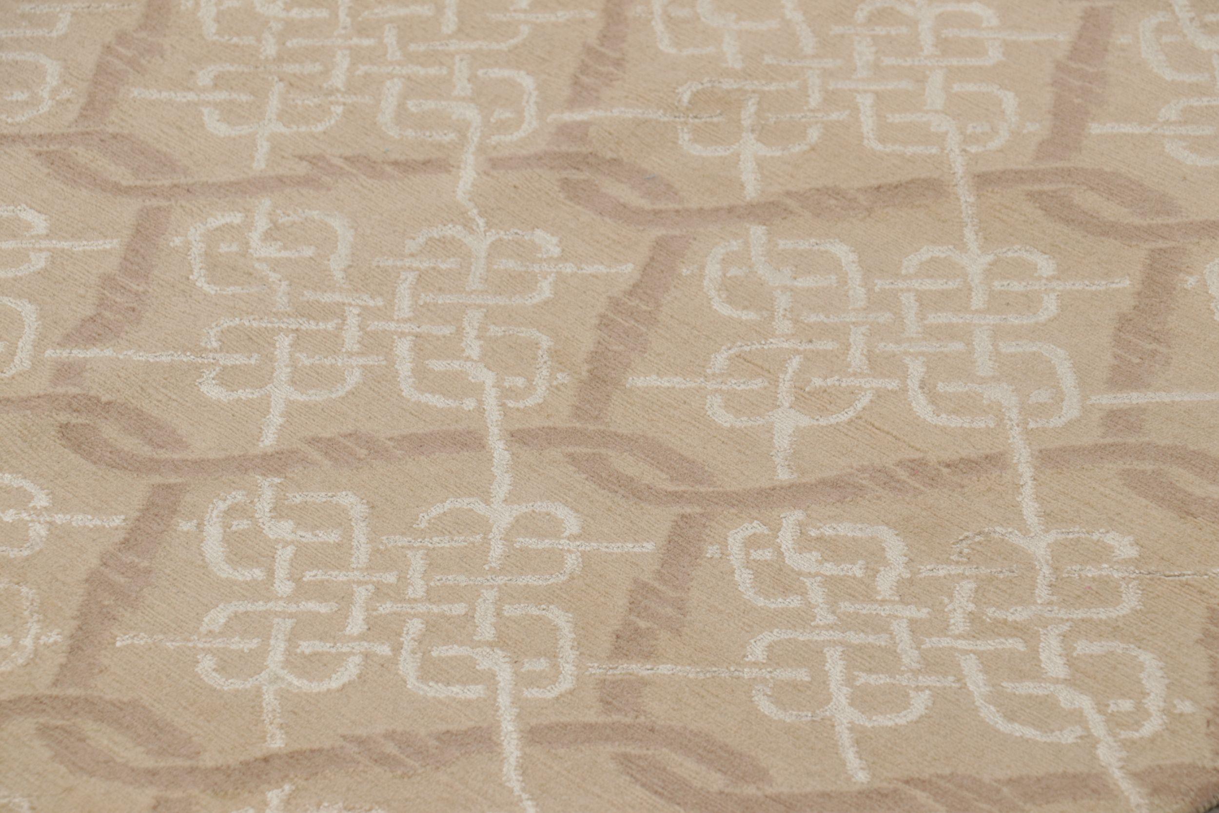 Rug & Kilim's Modern Transitional Geometric Beige-Brown Rug (21. Jahrhundert und zeitgenössisch) im Angebot