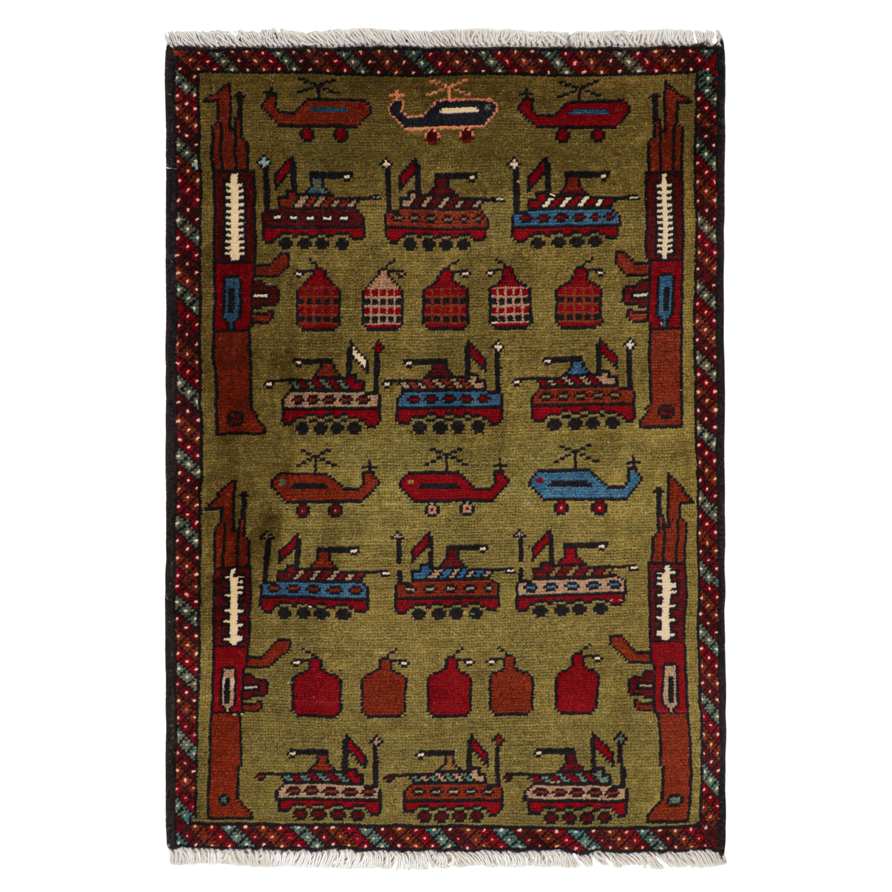 Rug & Kilim: tappeto tribale moderno in verde con elicotteri e immagini di carri armati