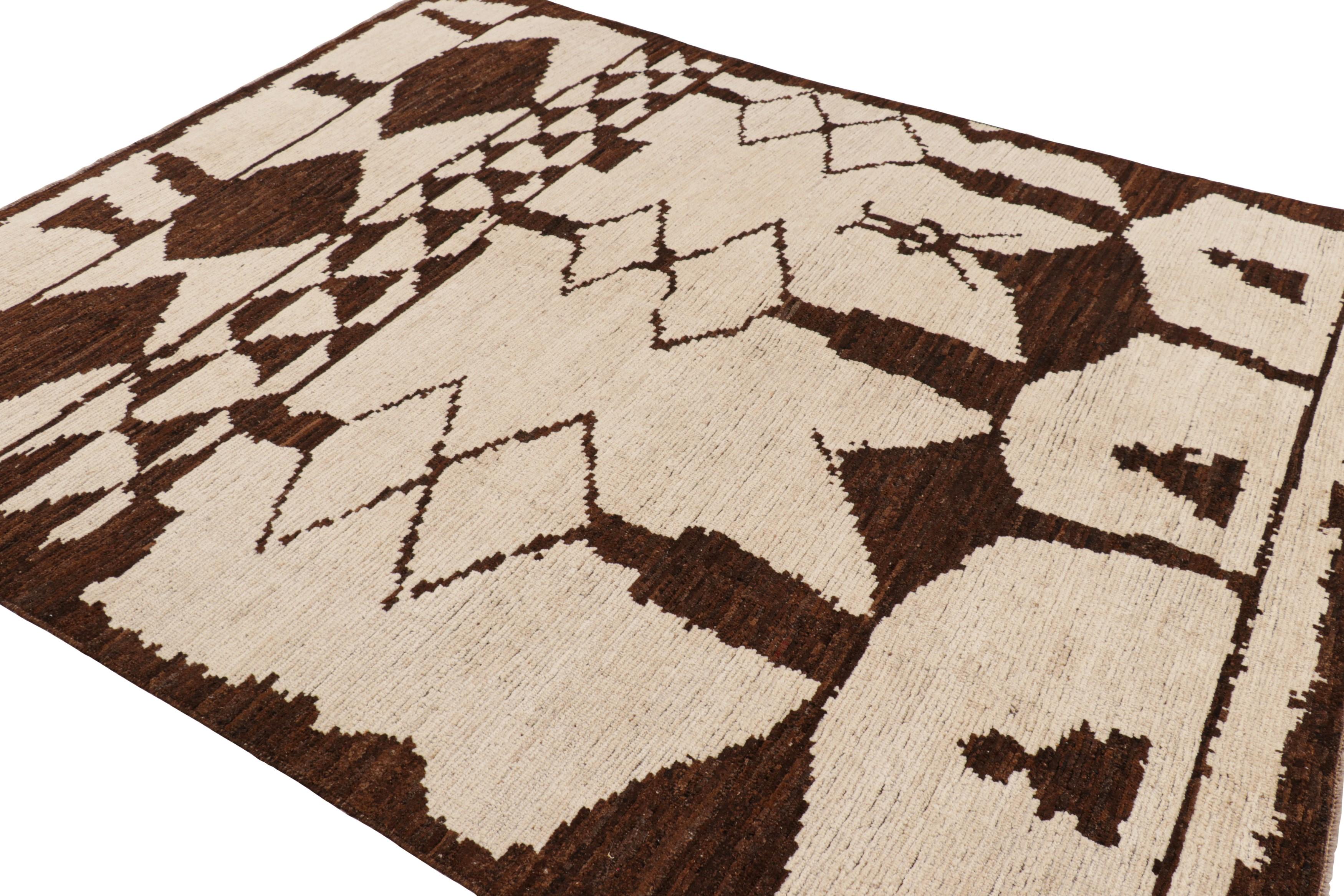 Tessuto a mano Rug & Kilim è un tappeto in stile Mogul con motivi floreali e medaglioni color verde acqua e rosso. in vendita