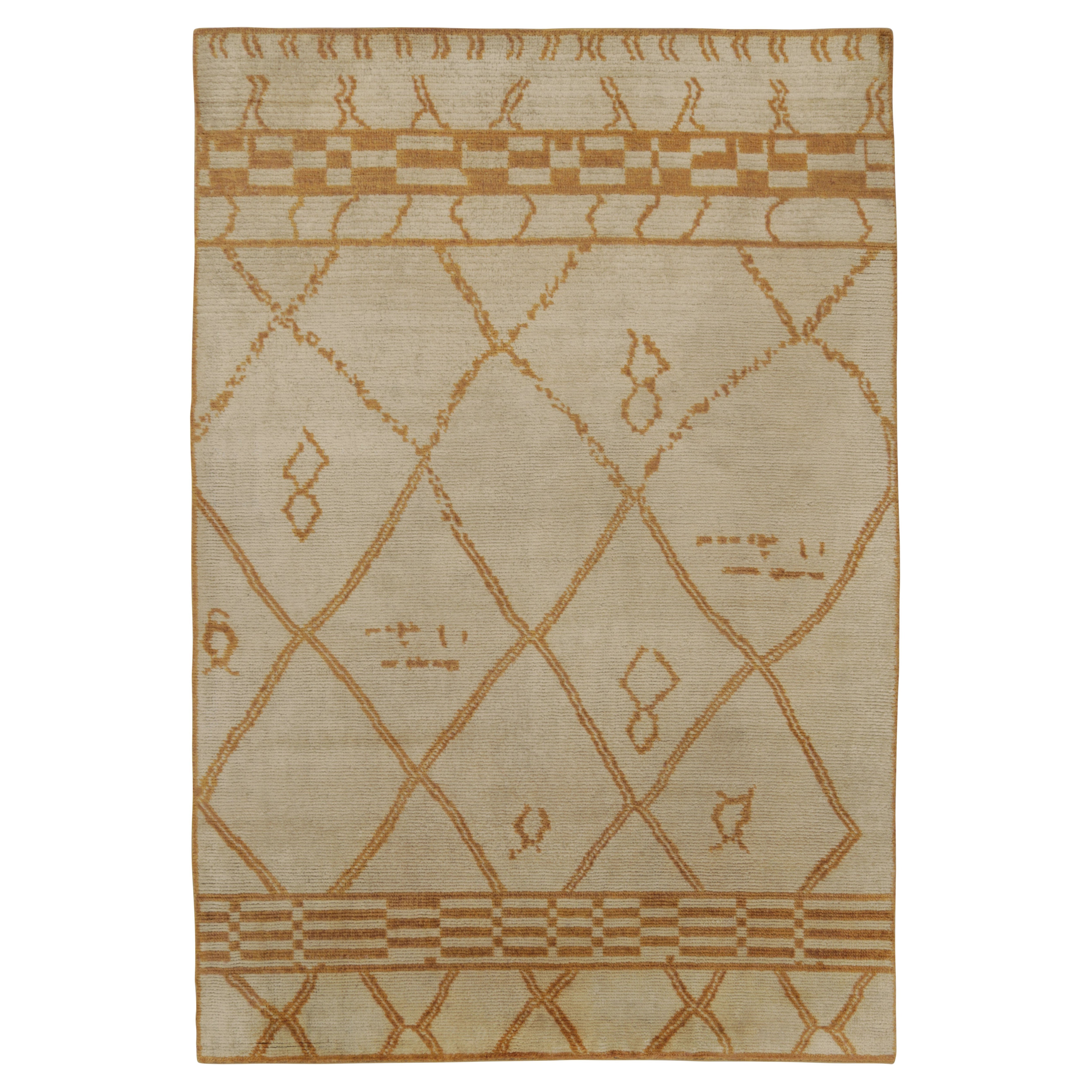 Rug & Kilim’s Moroccan-Inspired Rug, Beige with Primitivist Geometry in Rust For Sale