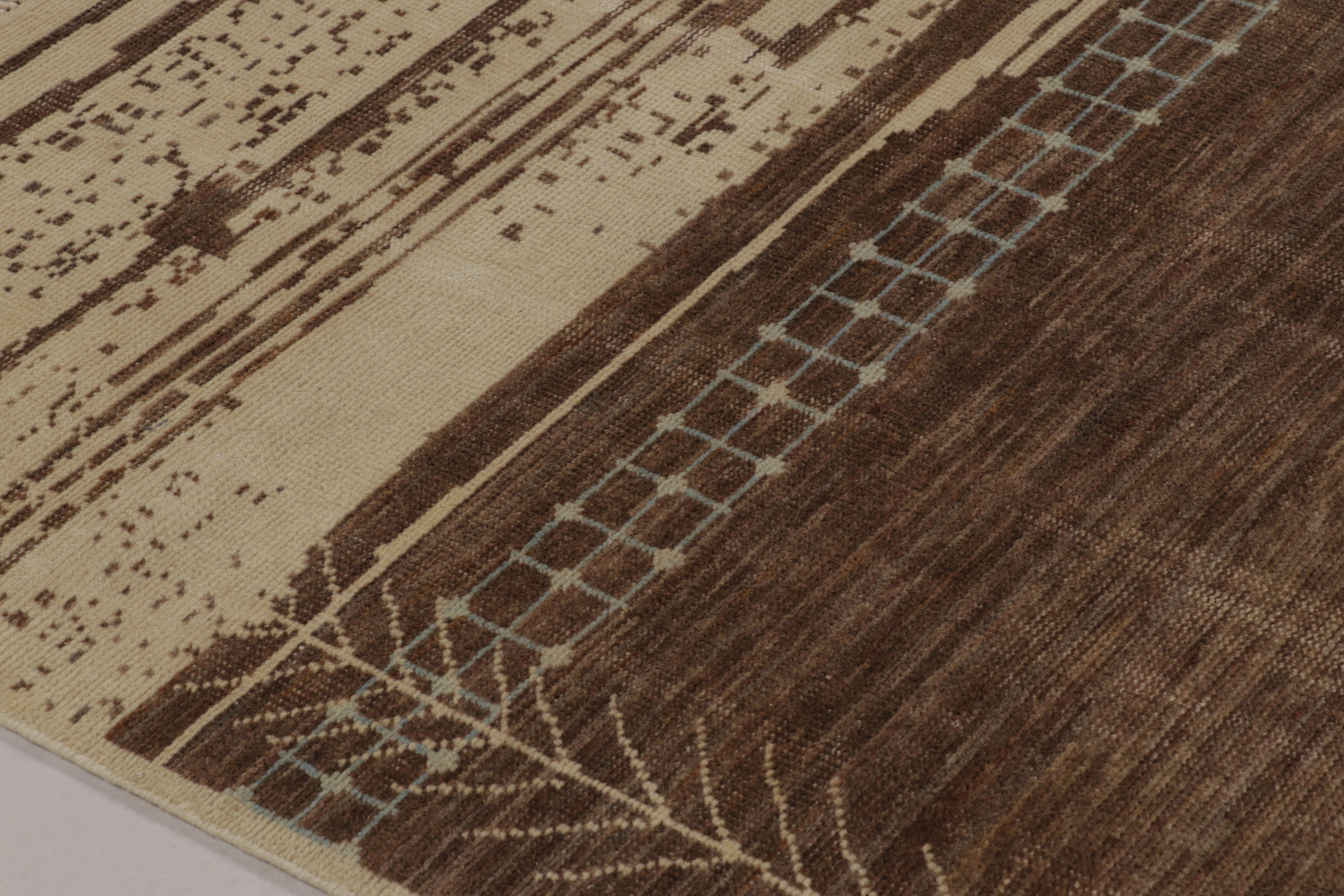 Dieser prächtige 7x8 große Teppich aus der Modern Collection'S von Rug & Kilim ist ein grafisches Kunstwerk, das vollständig aus feiner Wolle handgeknüpft wurde. Das Design zeigt ein tiefes espressobraunes Feld, das von cremefarbenen