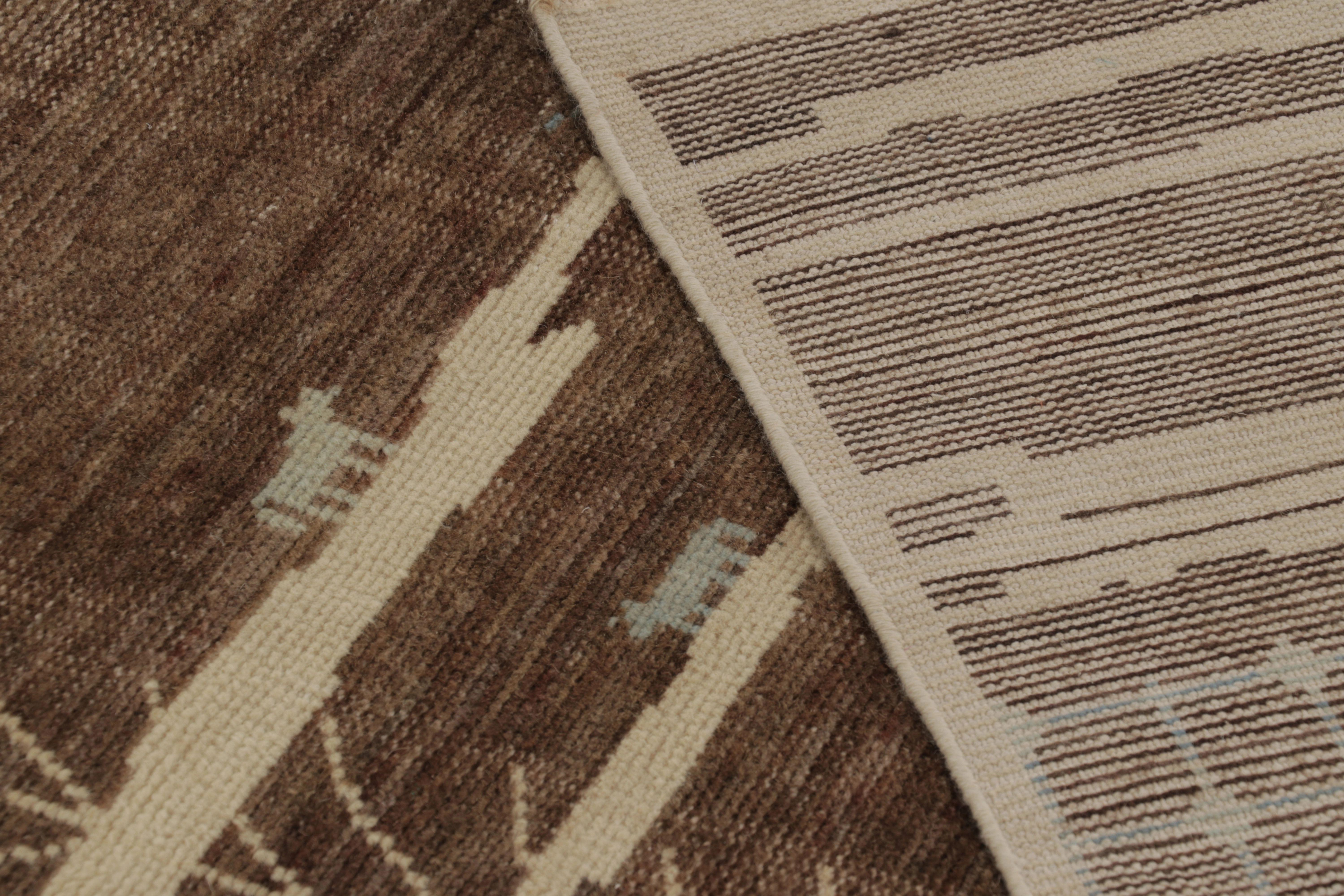 Rug & Kilim's marokkanisch inspirierter Teppich mit abstraktem Muster in Braun und Creme im Angebot 1