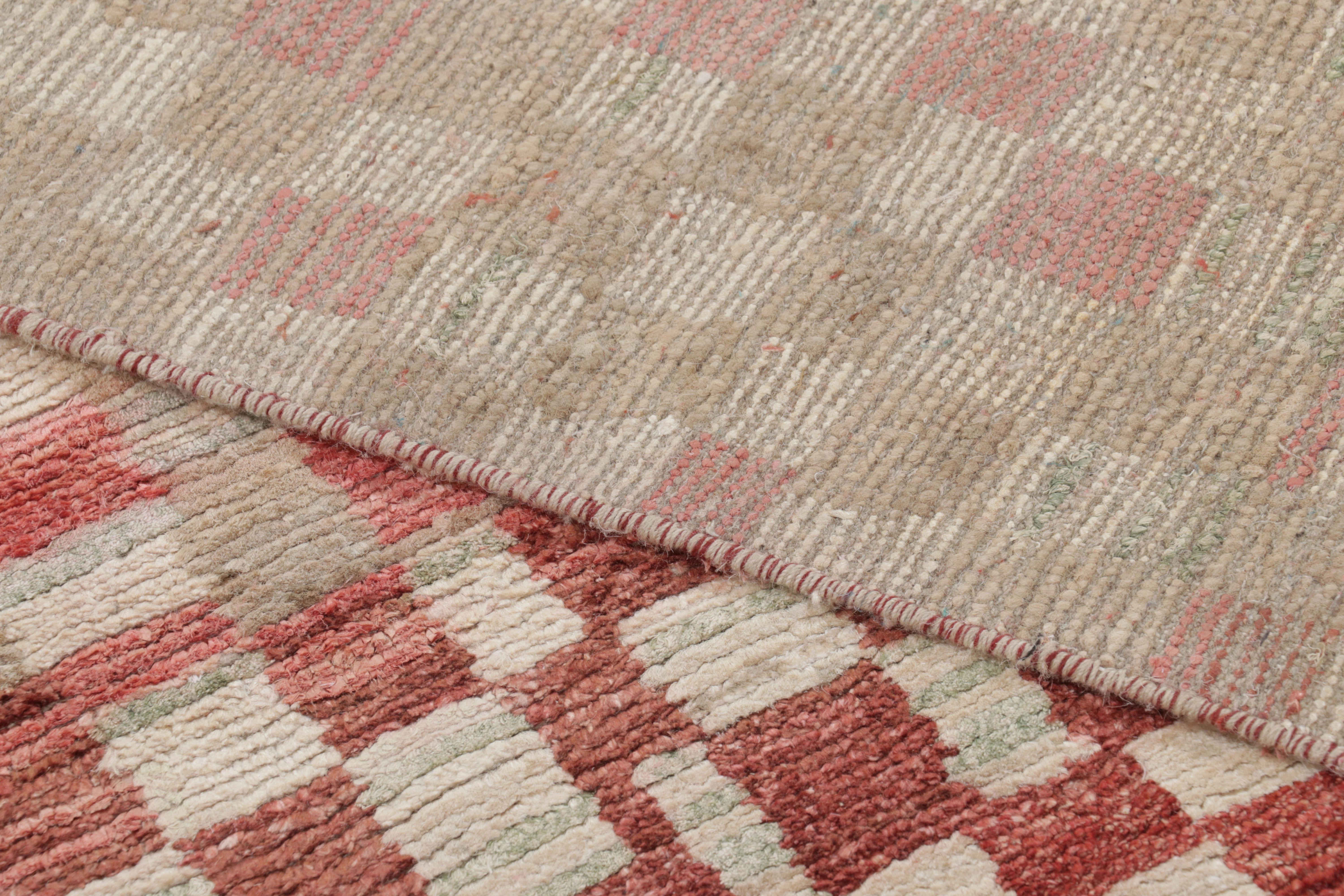 Lana Rug & Kilim è un tappeto d'ispirazione marocchina con mosaico astratto in terracotta e beige in vendita