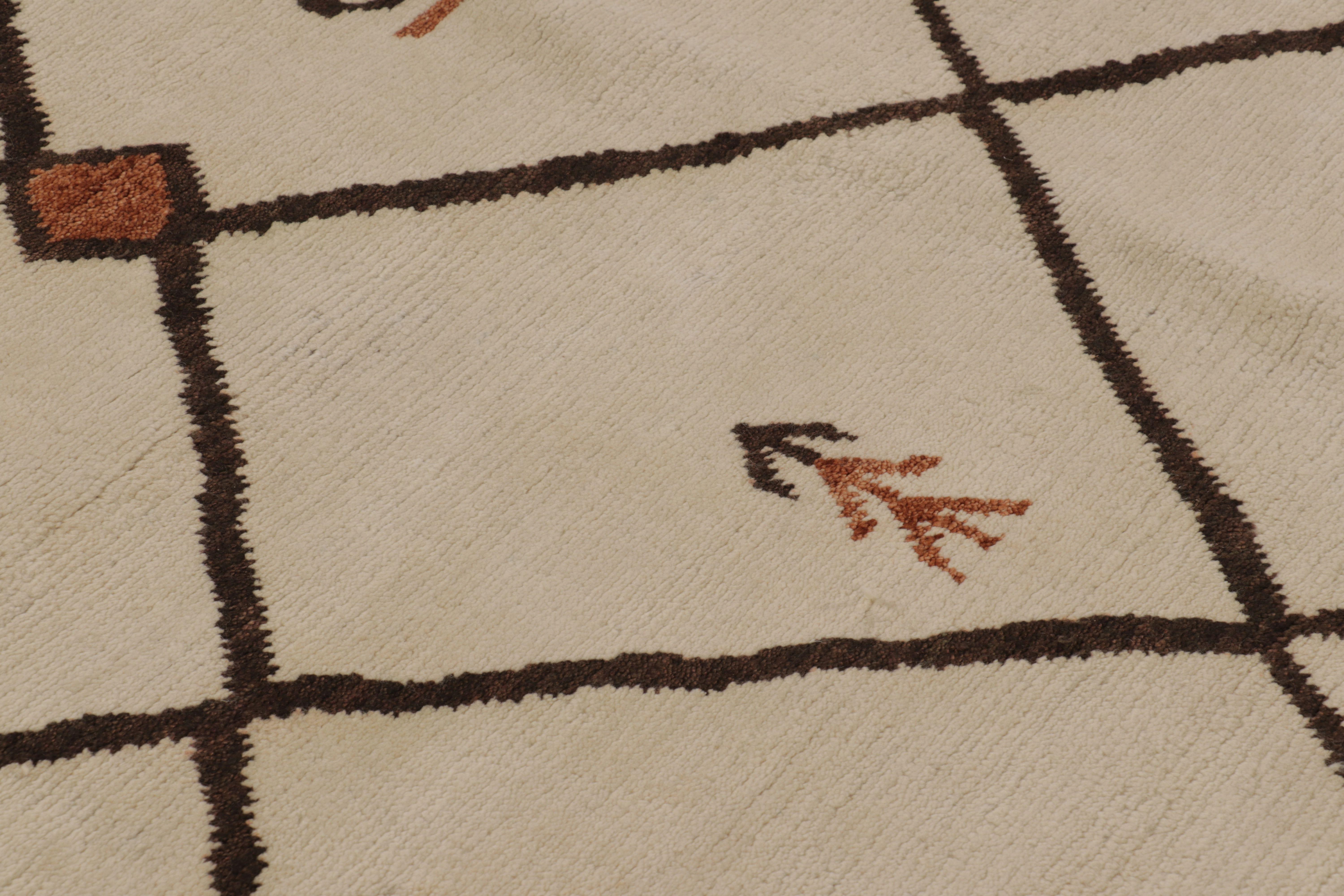 Indiano Rug & Kilim - Tappeto di ispirazione marocchina, avorio e marrone con reticolo tribale in vendita