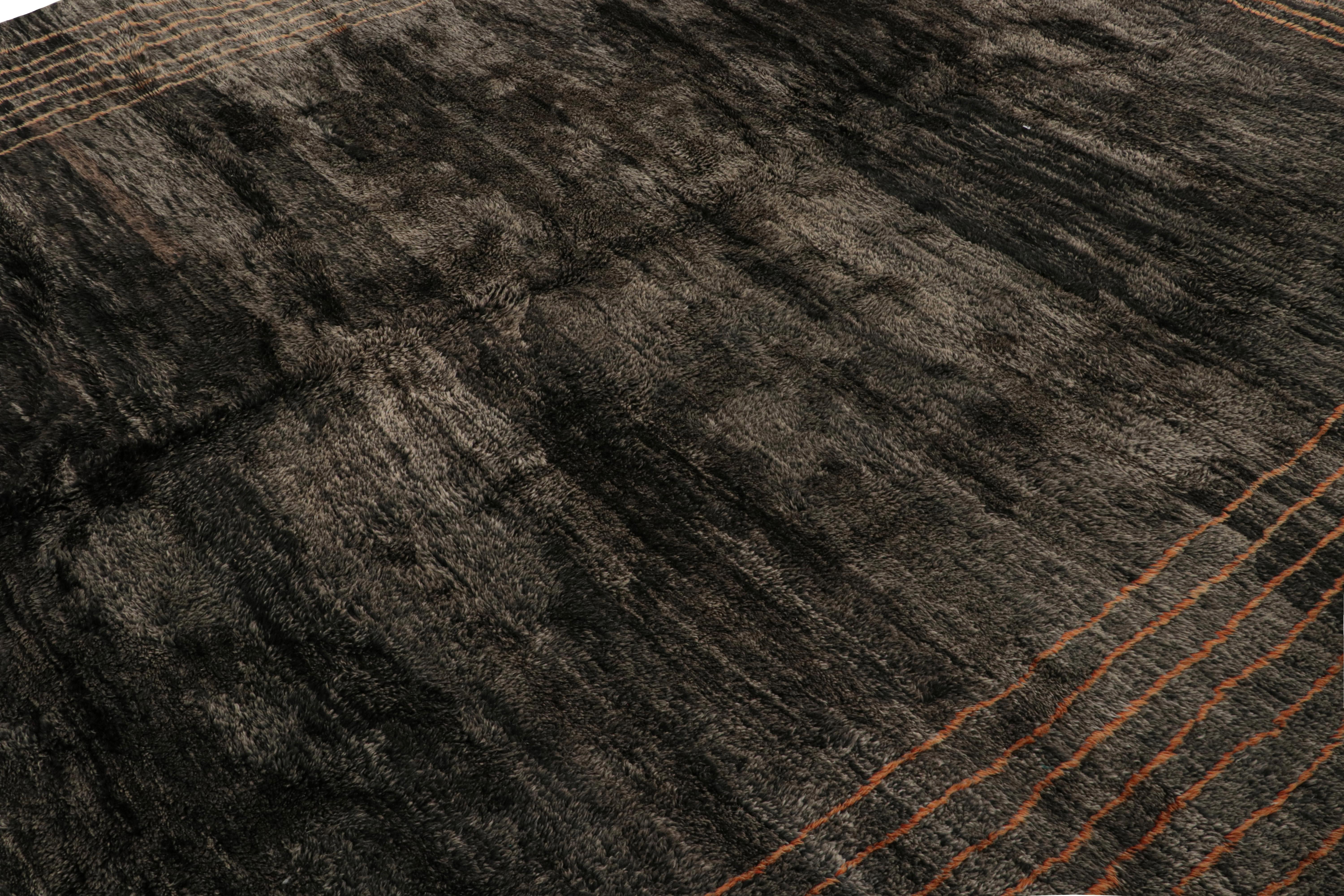 Rug & Kilim's Marokkanischer Teppich in Schwarz mit Orange im Art Deco Stil (Handgeknüpft) im Angebot
