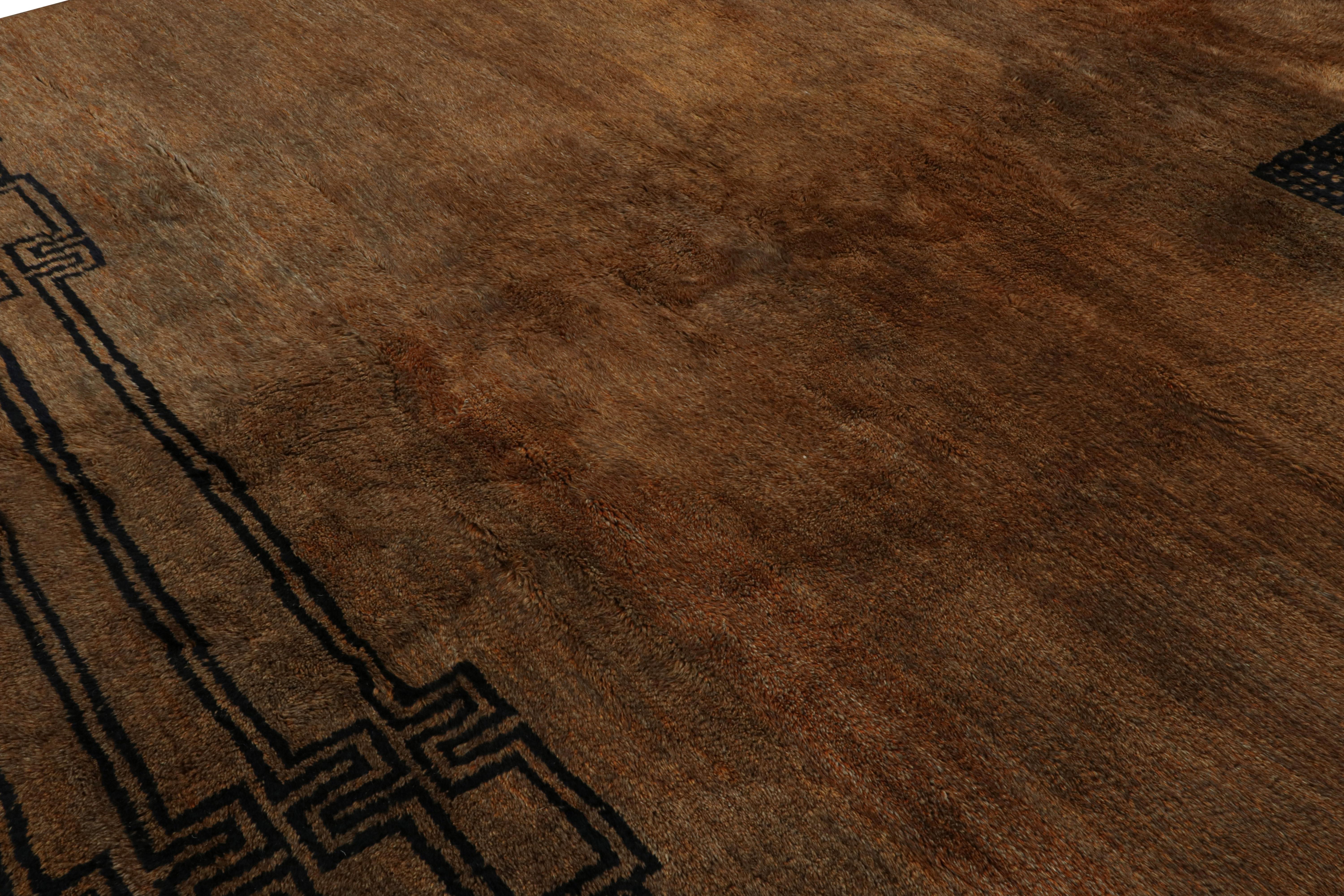 Marokkanischer Teppich von Rug & Kilim in Brown mit schwarzen geometrischen Mustern (Handgeknüpft) im Angebot