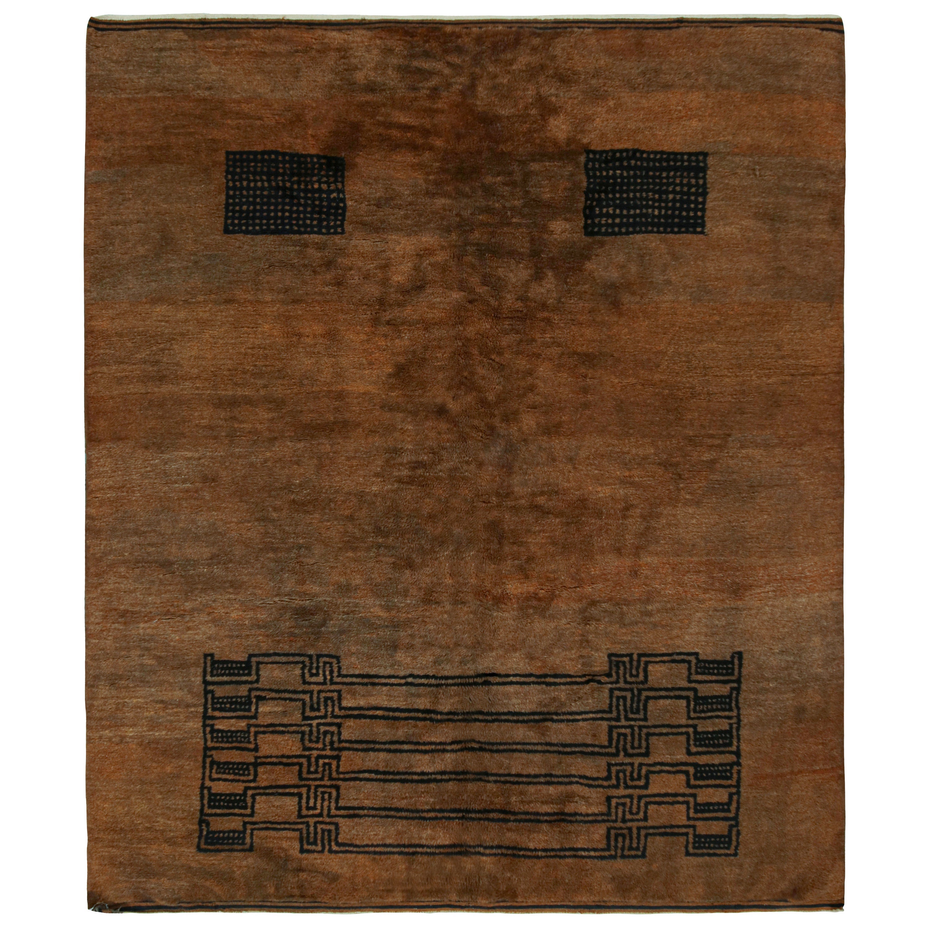 Rug
Kilim
s Moroccan Rug in Brown with Black Geometric Patterns (tapis marocain en brun avec des motifs géométriques noirs)