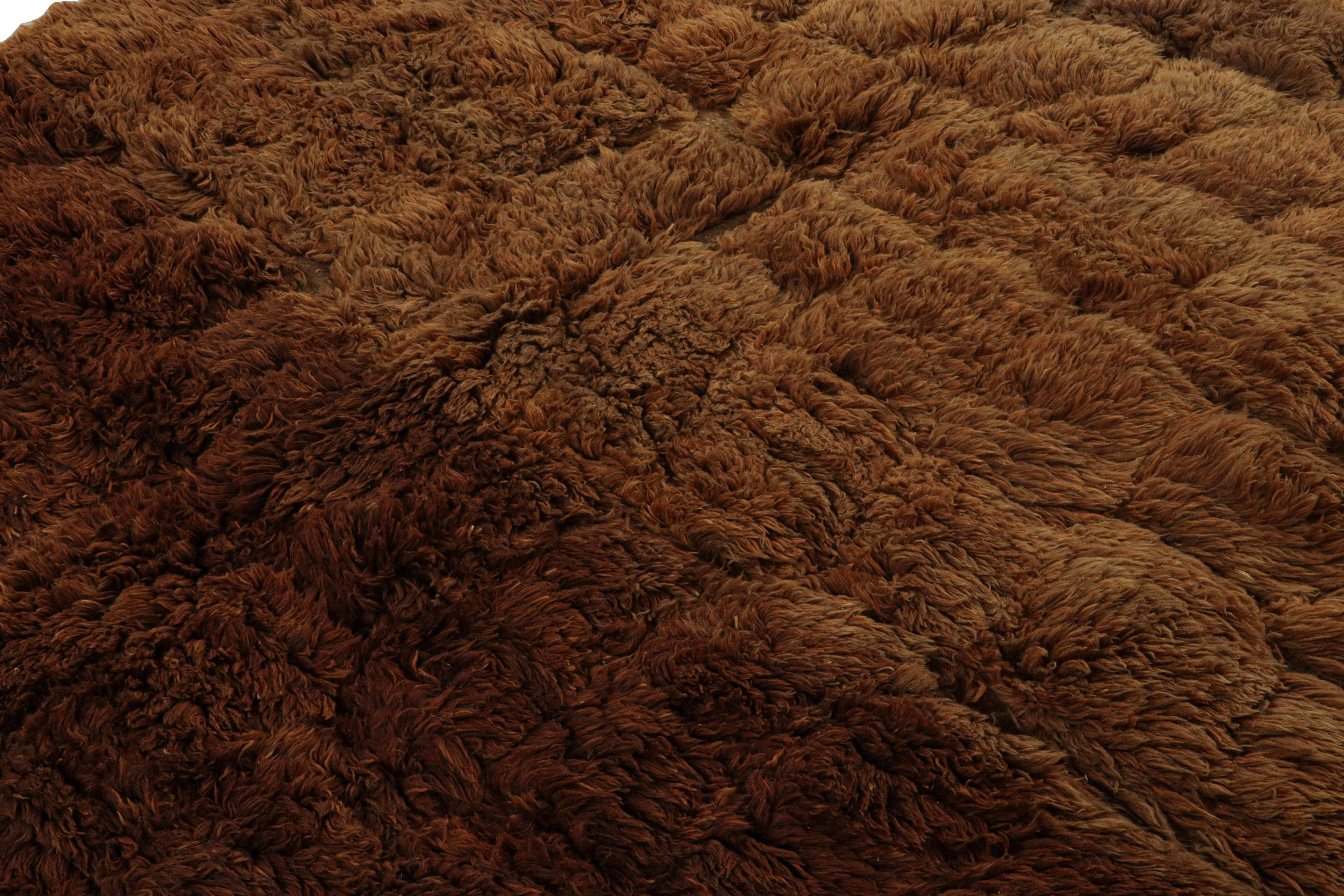 Marokkanischer Teppich von Rug & Kilim in massivem braunem Hochflor-Shag (Handgeknüpft) im Angebot