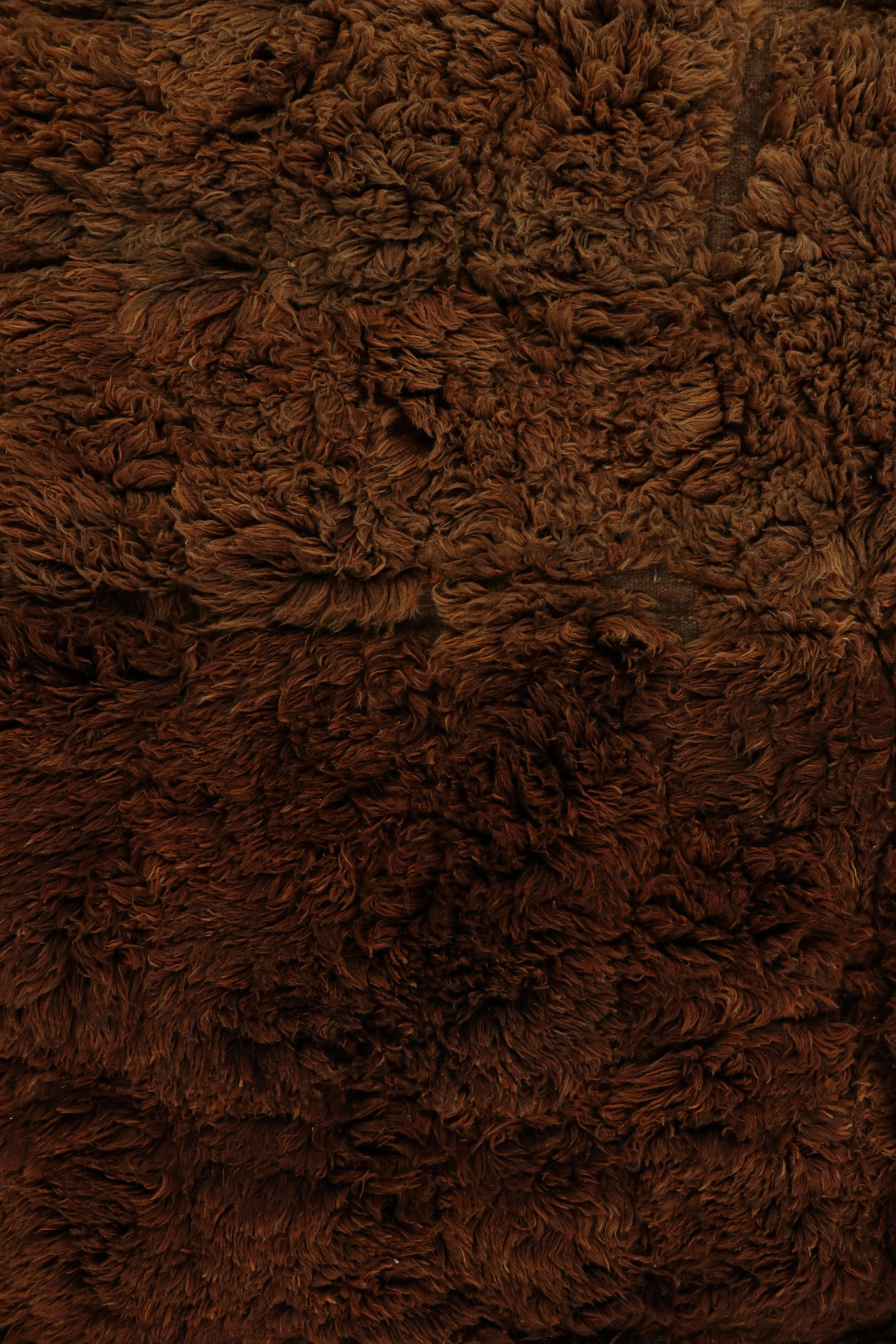 Marokkanischer Teppich von Rug & Kilim in massivem braunem Hochflor-Shag (21. Jahrhundert und zeitgenössisch) im Angebot