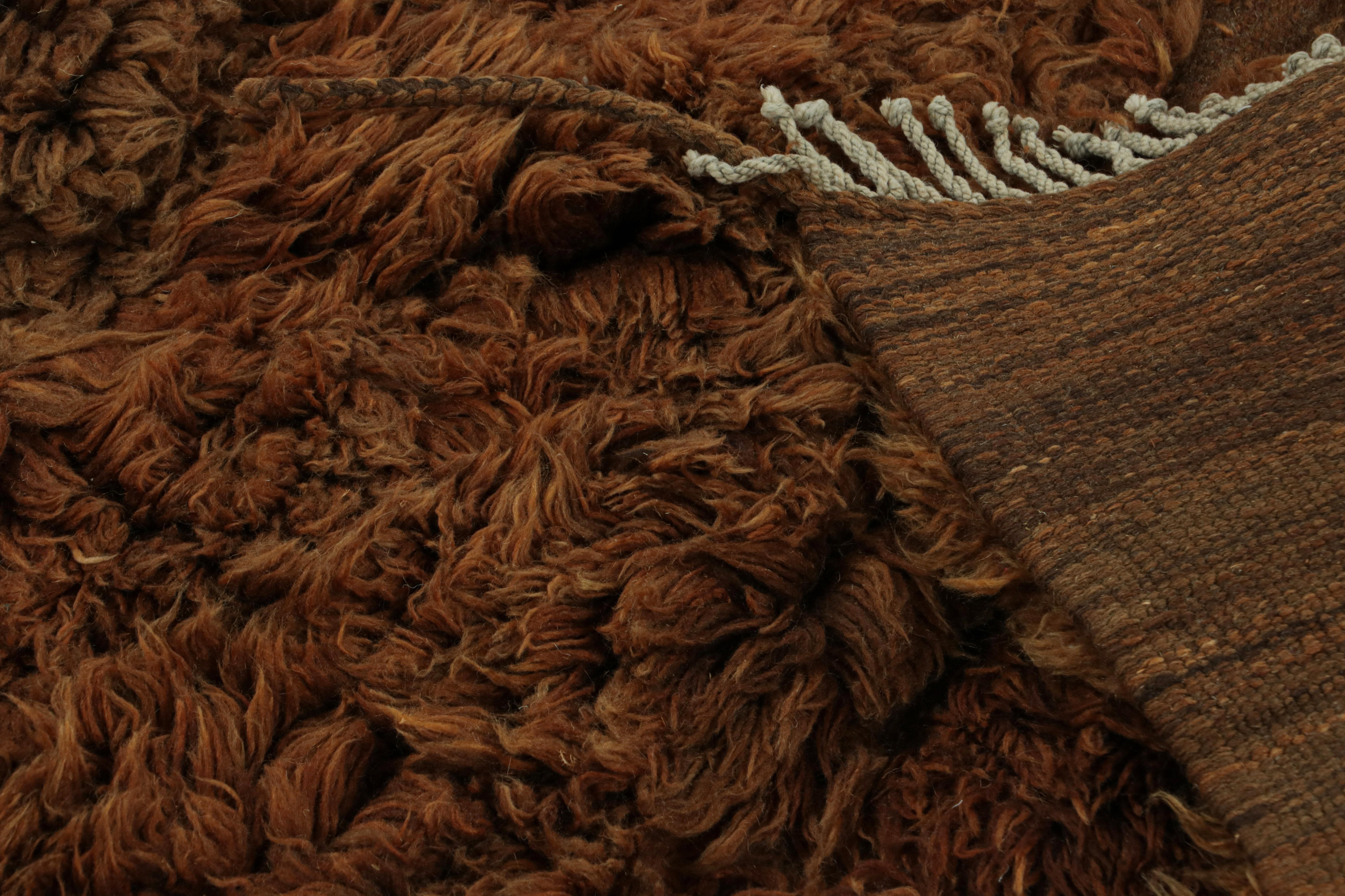 Marokkanischer Teppich von Rug & Kilim in massivem braunem Hochflor-Shag (Wolle) im Angebot