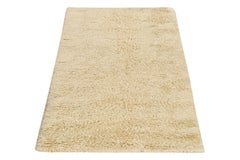 Rug & Kilim’s Moroccan Style Contemporary Rug in Solid Off-White Shag Pile