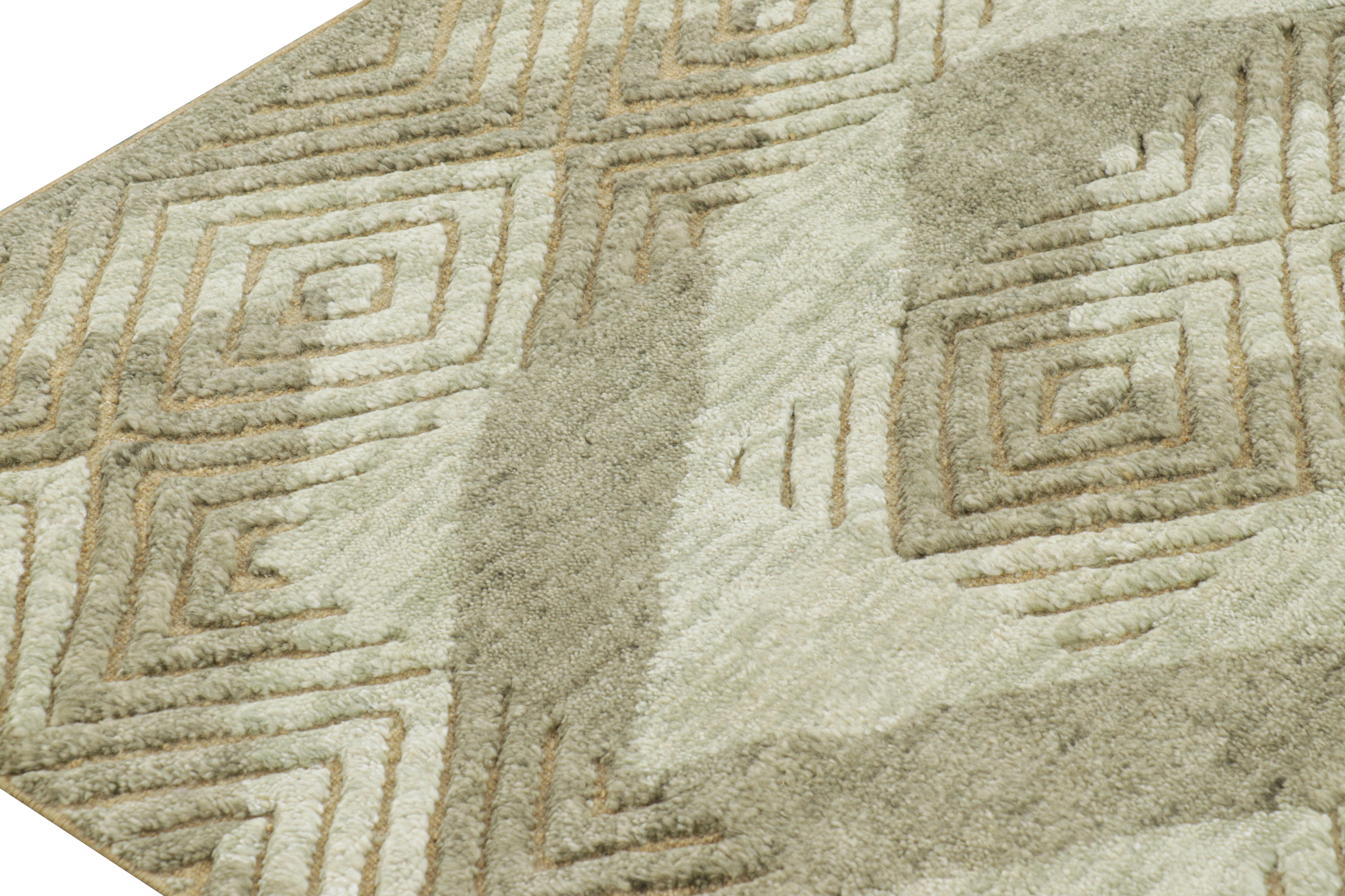 XXI secolo e contemporaneo Tappeto personalizzato in stile marocchino di Rug & Kilim con motivi geometrici beige in vendita