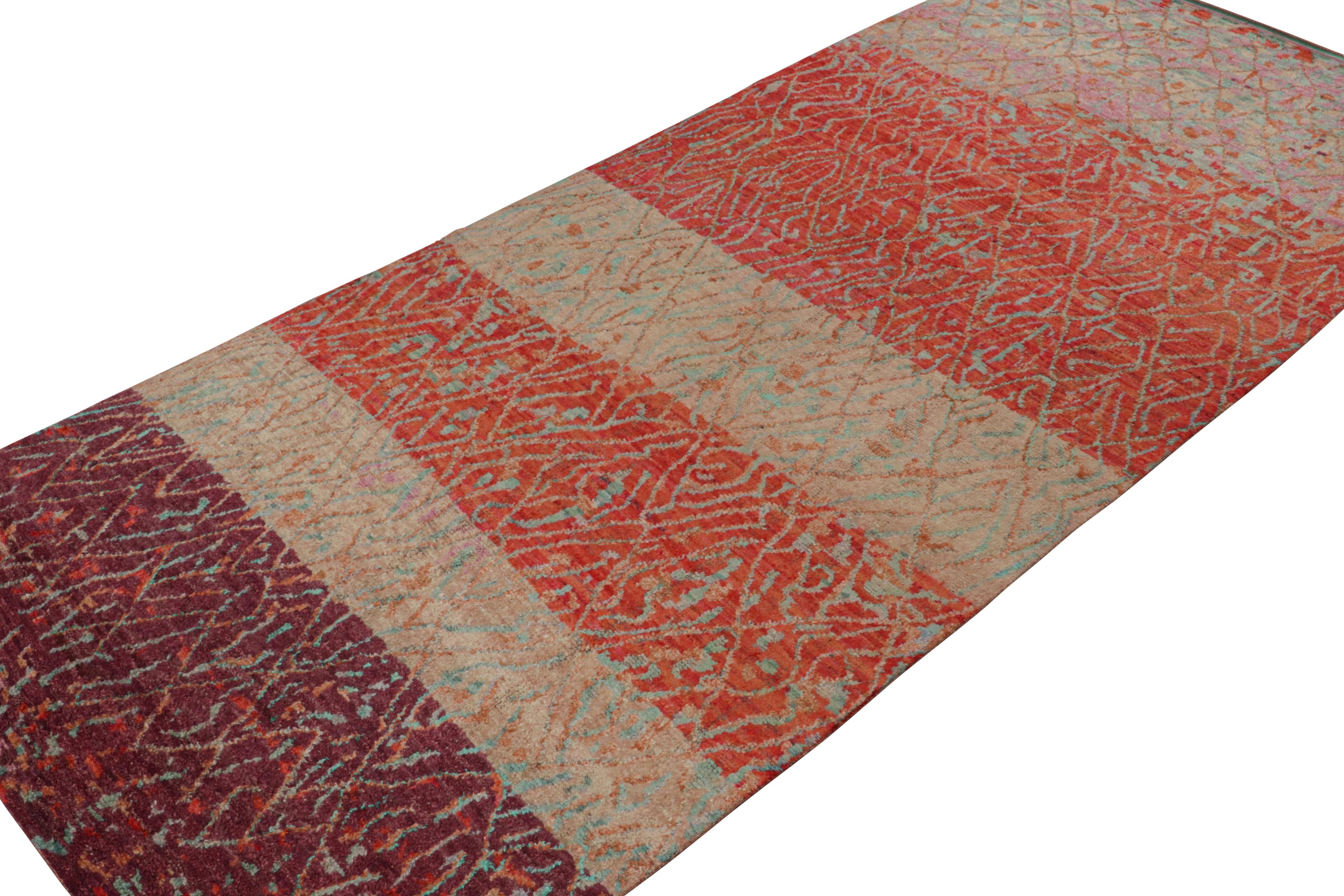 Hand-knotted in wool, silk & cotton, this 7x16 gallery runner is a new addition to the Moroccan Collection by Rug & Kilim. 

On the Design

This rug explores primitivist geometric patterns and a modern take on the boucherouite texture. Warm, melting