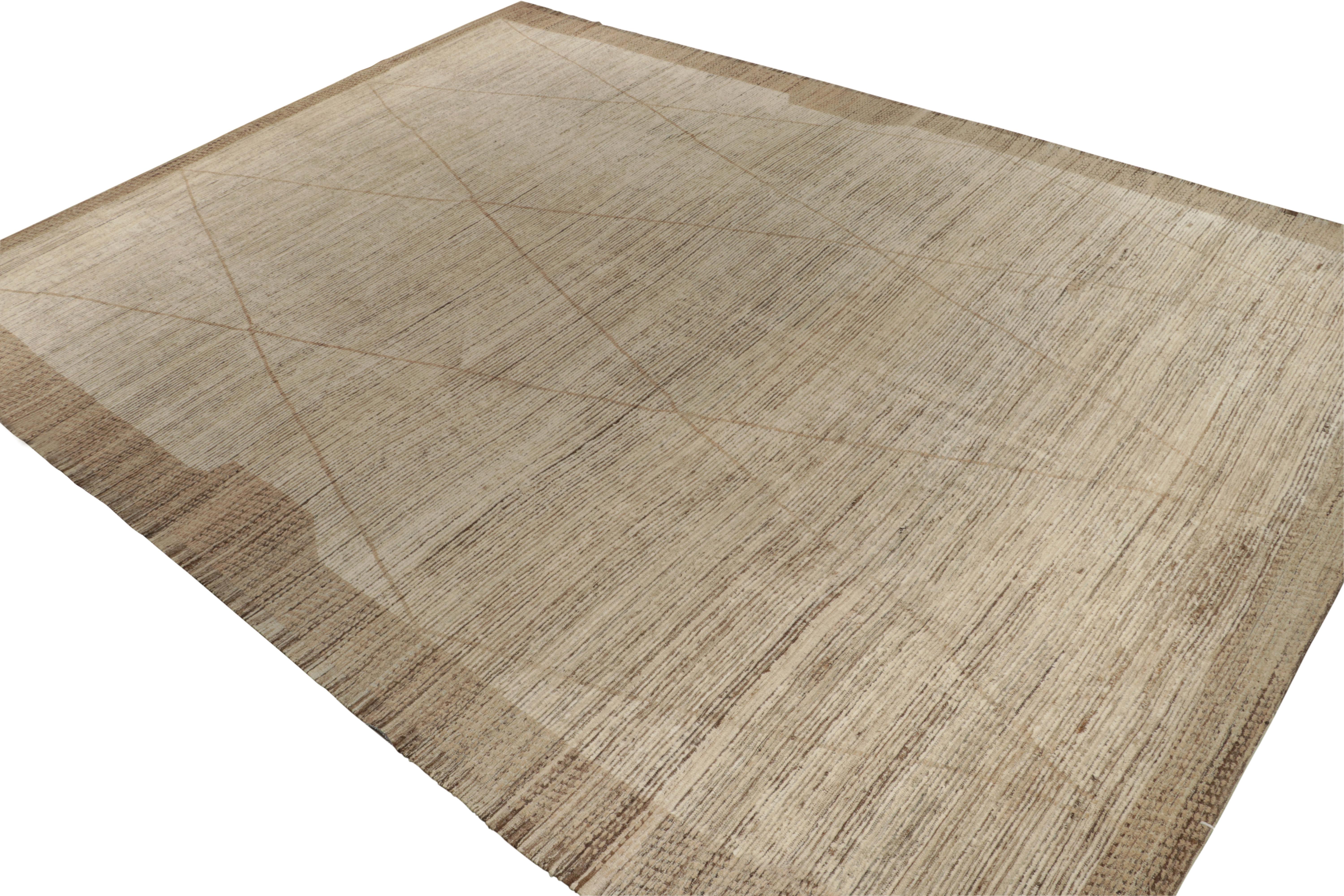 Moderne Rug & Kilim's Tapis de palais de style marocain en beige-brun, motif de diamants blancs en vente