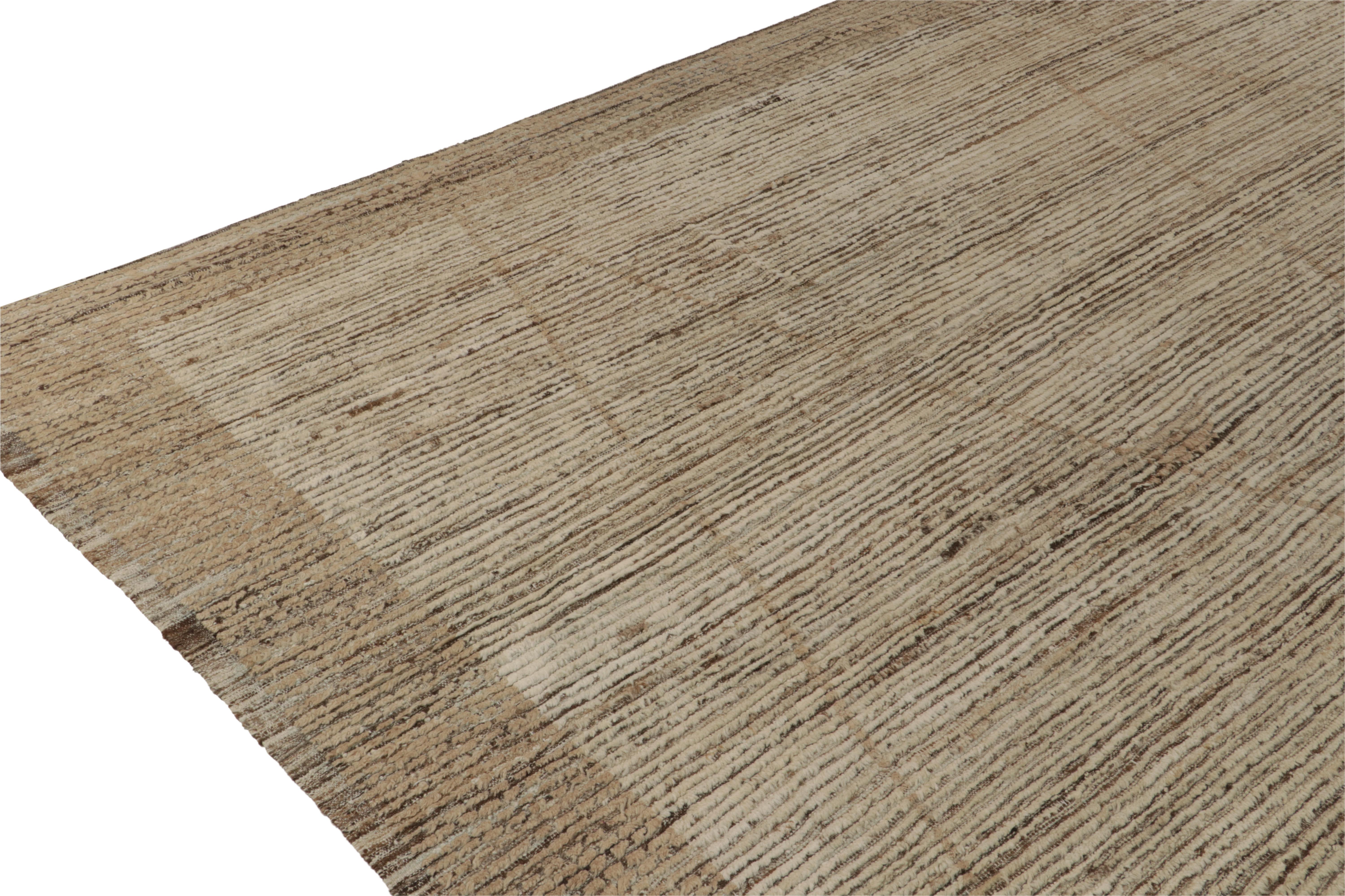 Noué à la main Rug & Kilim's Tapis de palais de style marocain en beige-brun, motif de diamants blancs en vente