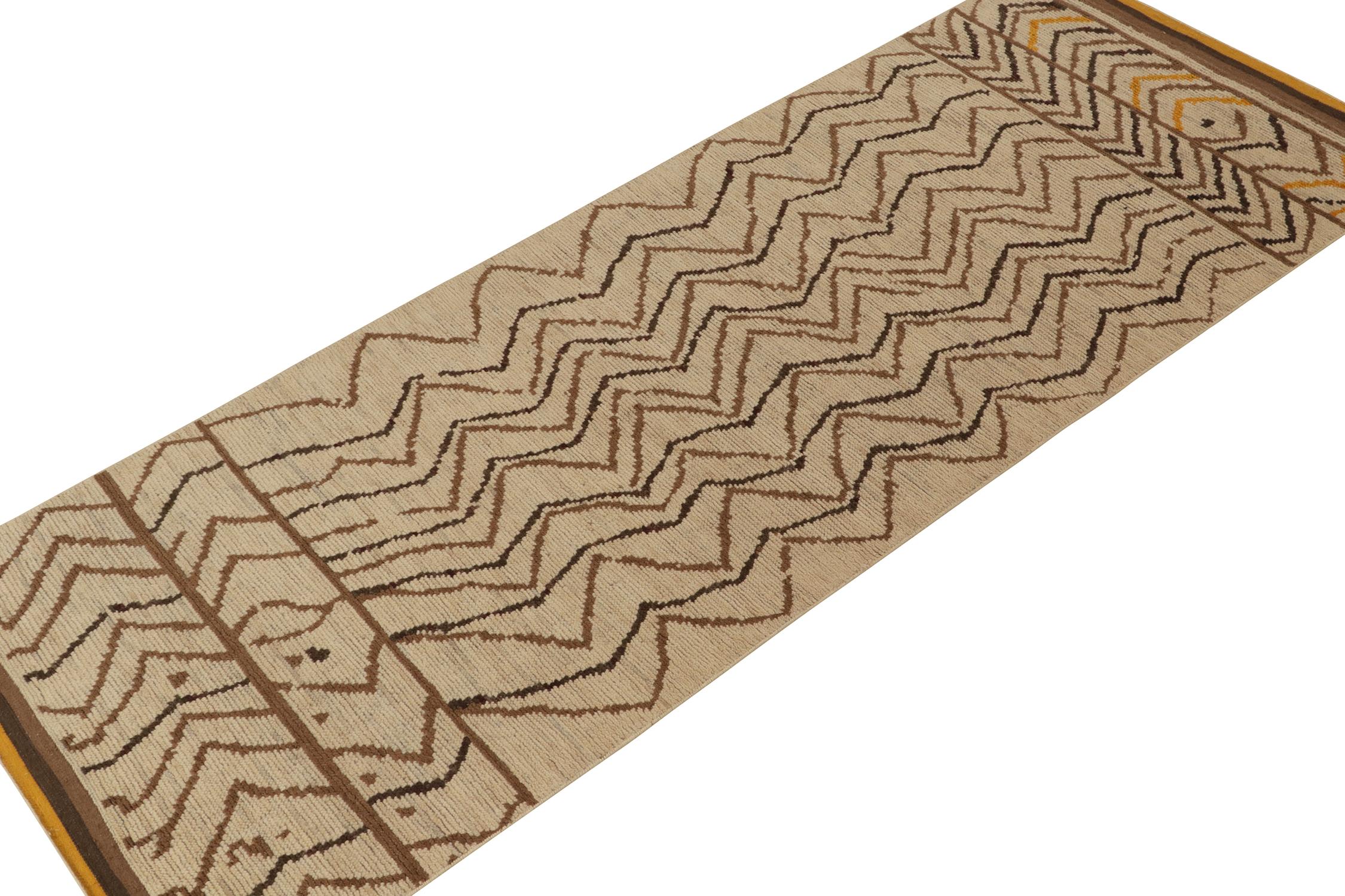 Ce tapis contemporain de 4 x 10 cm est le dernier né de la nouvelle collection marocaine de Rug & Kilim, une version audacieuse de ce style emblématique. Noué à la main dans un mélange de laine, de soie et de coton.

Plus loin dans la conception
