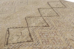 Rug & Kilim's Moroccan Style Rug in Beige-Brown Geometric Patterns (tapis de style marocain à motifs géométriques beige et marron)
