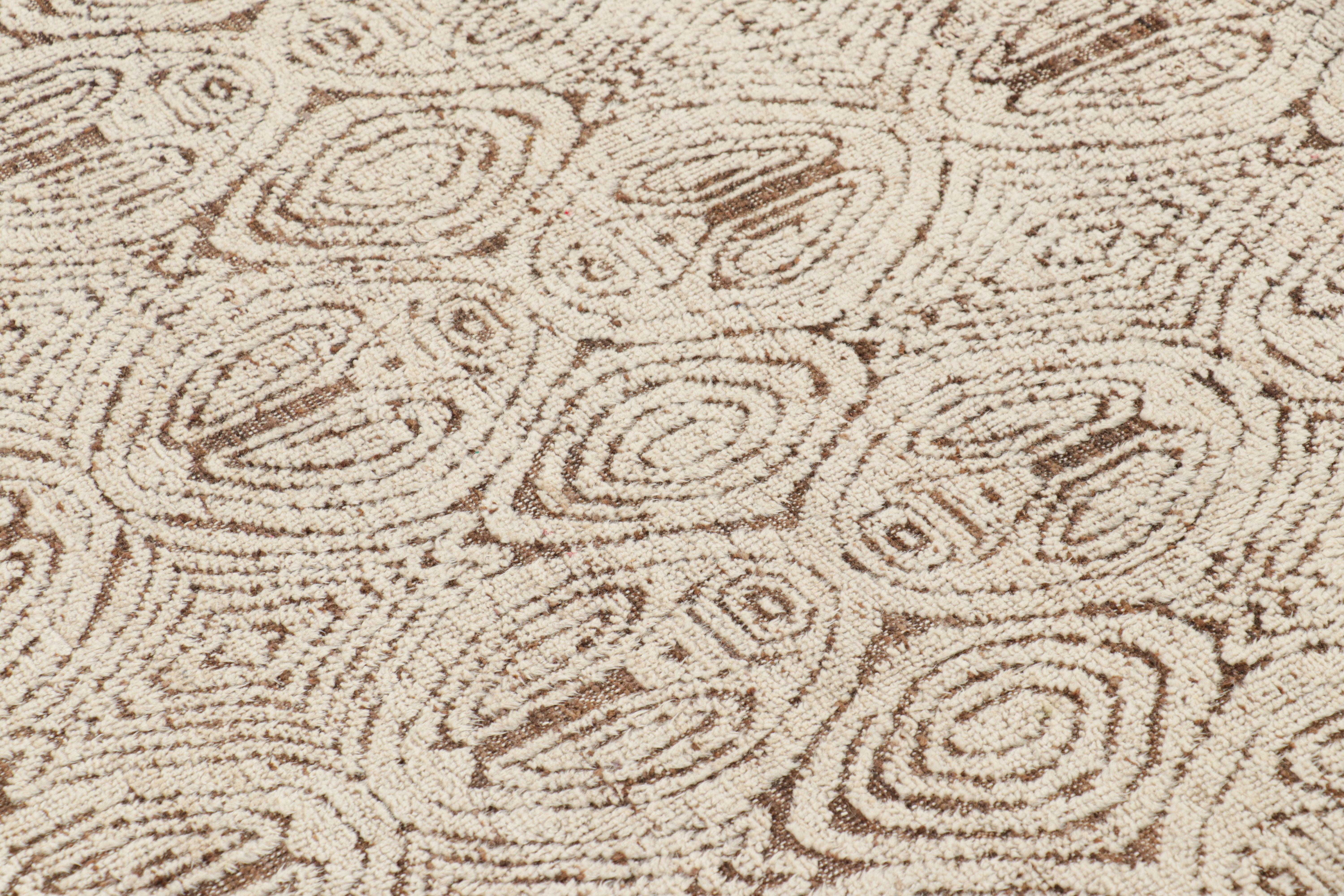 Modern Rug & Kilim’s Moroccan Style Rug in Beige-Brown with Geometric Patterns For Sale