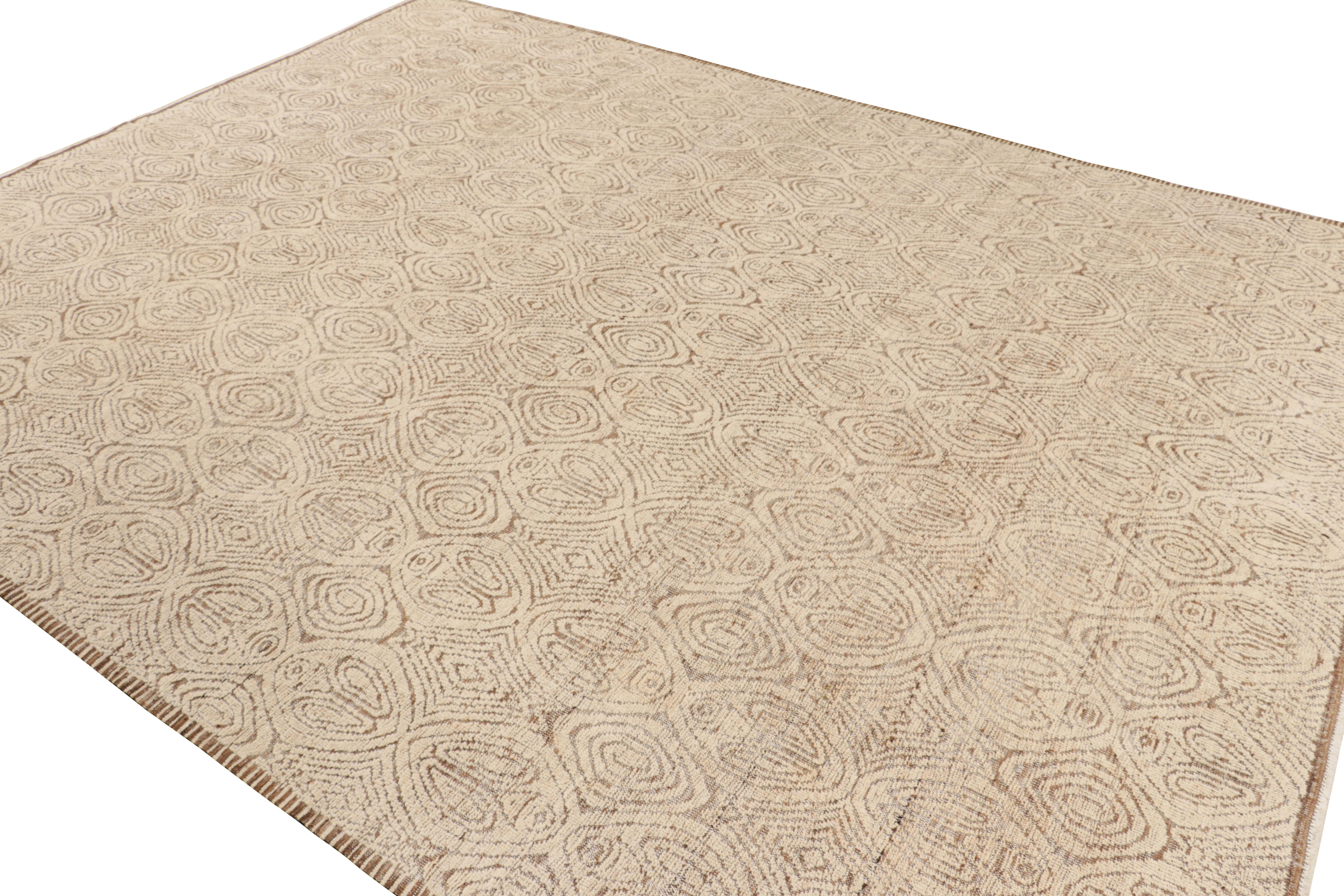 Pakistanais Rug & Kilim's Moroccan Style Rug in Beige-Brown with Geometric Patterns (tapis de style marocain à motifs géométriques en beige et brun) en vente