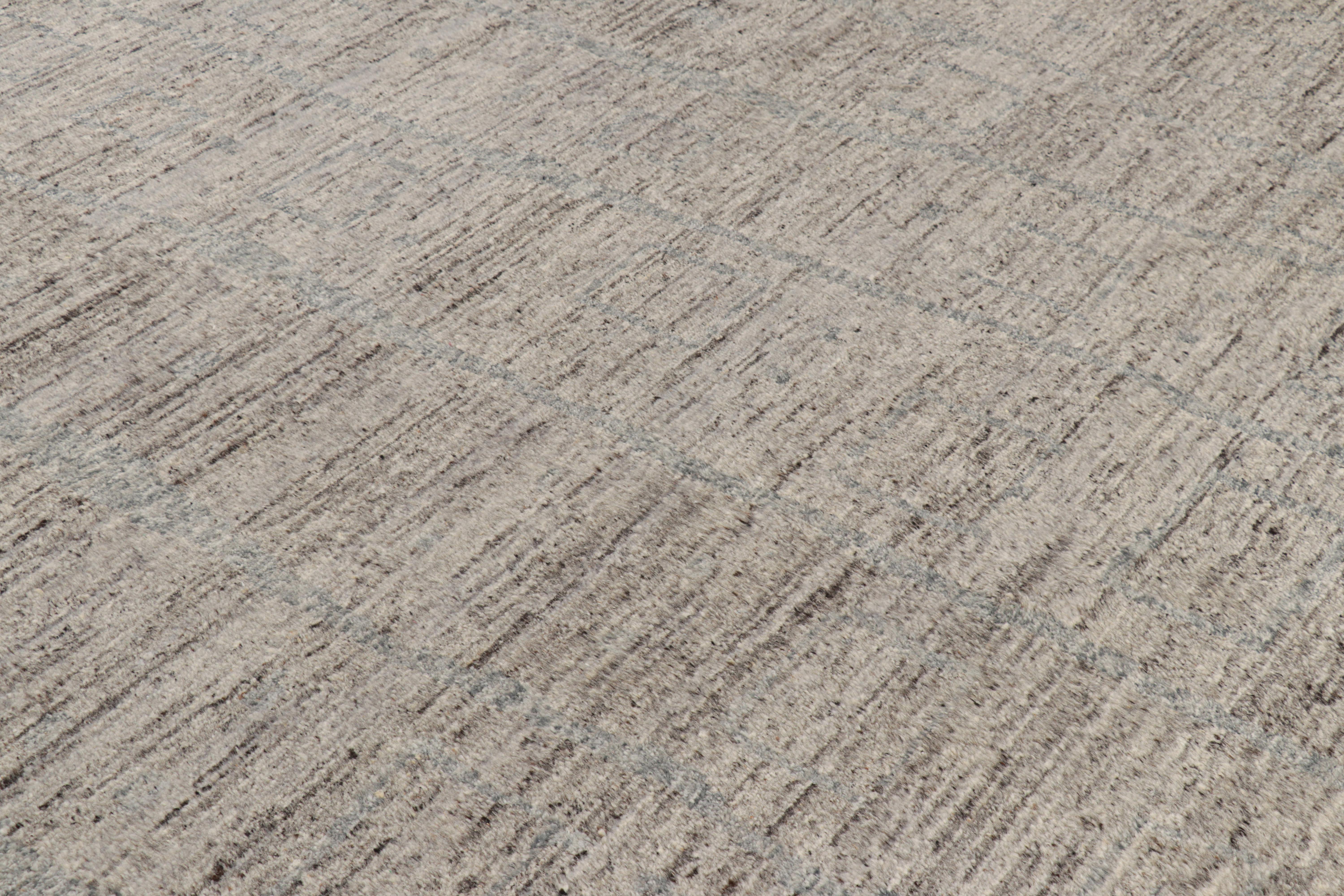 Noué à la main en laine, ce tapis contemporain 9x12 de Rug & Kilim s'inspire des tapis marocains, réimaginant les styles traditionnels berbères primitivistes dans un style moderne et audacieux.

Sur le Design : 

Un poil riche et luxuriant dans les