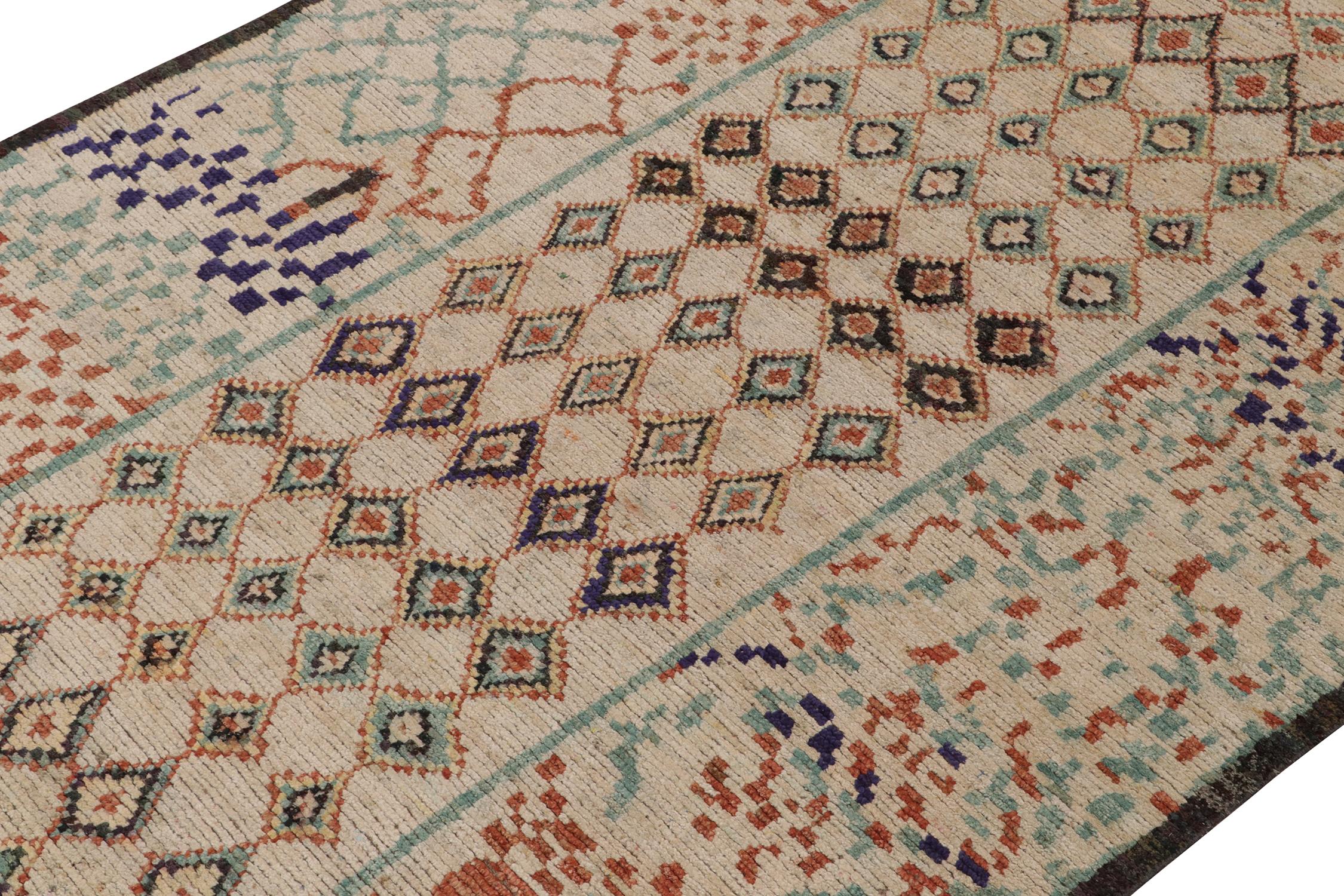 Indien Tapis et tapis de style marocain de Kilim à motifs géométriques beiges, rouges et bleus en vente