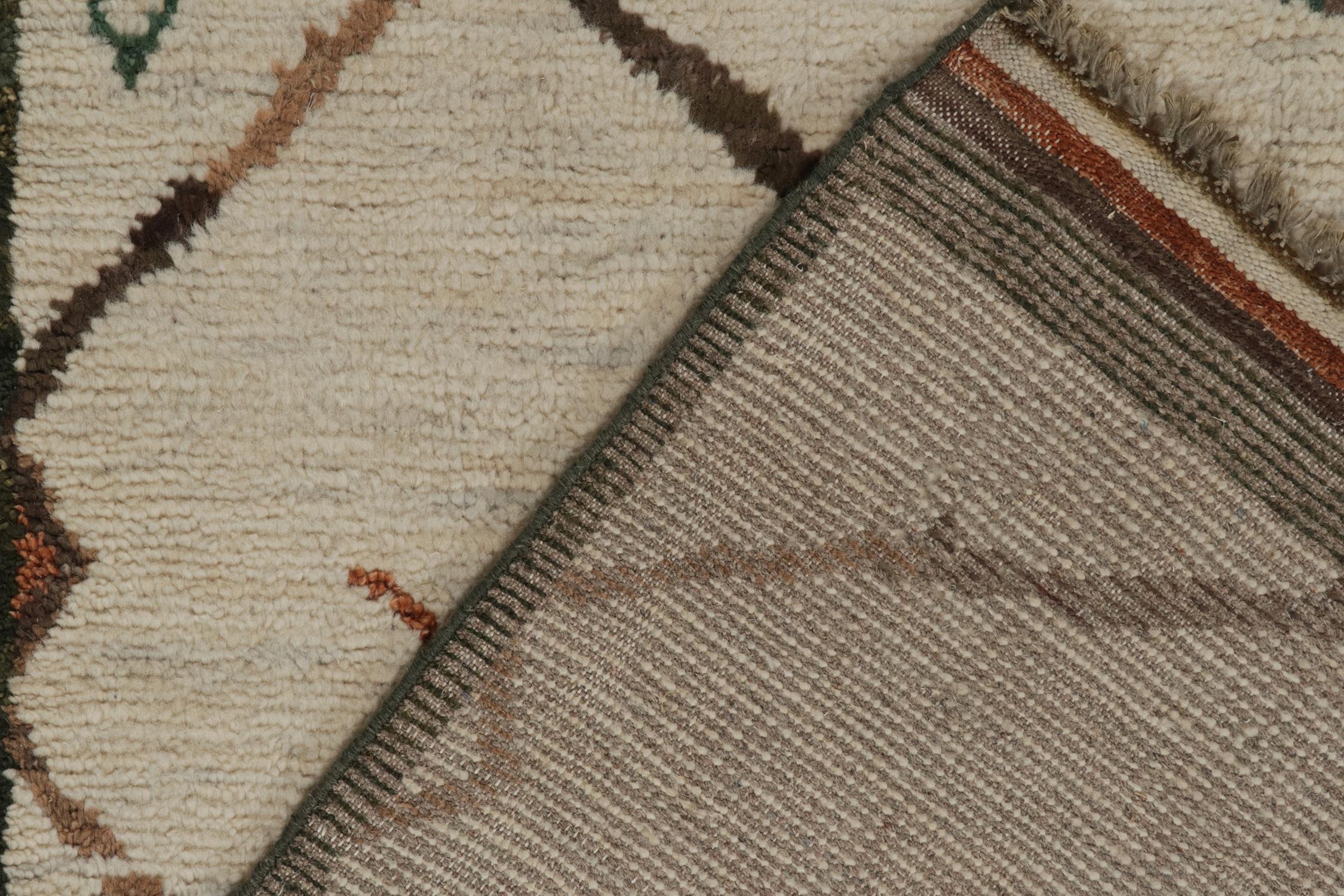 XXIe siècle et contemporain Rug & Kilim's Tapis de style marocain en beige avec motif en treillis Brown en vente