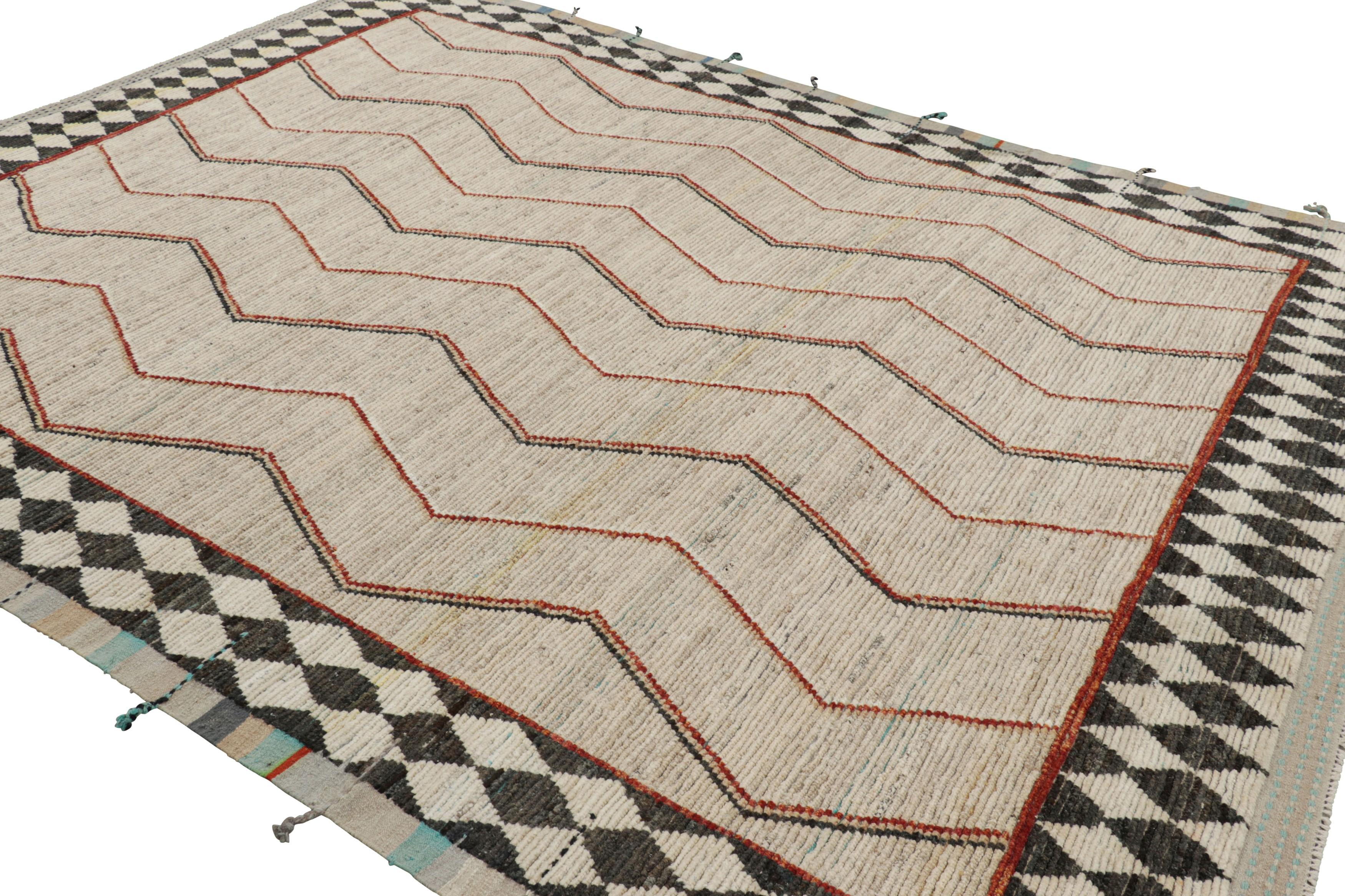 Alfombra de estilo marroquí Rug & Kilim en beige con motivos geométricos en Nuevo estado para la venta en Long Island City, NY