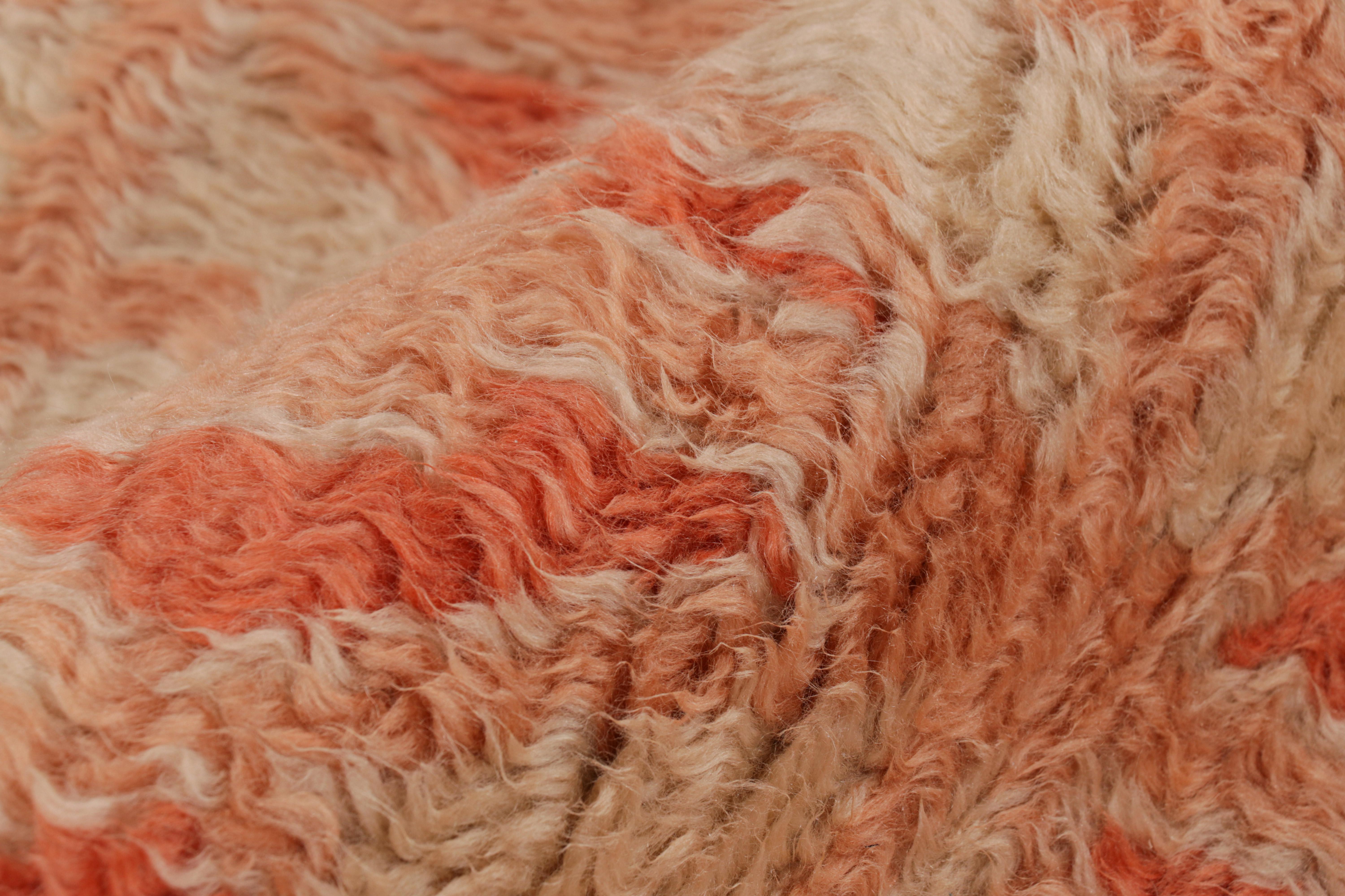 Rug & Kilim's Marokkanischer Teppich in Beige mit geometrischen Mustern (Wolle) im Angebot