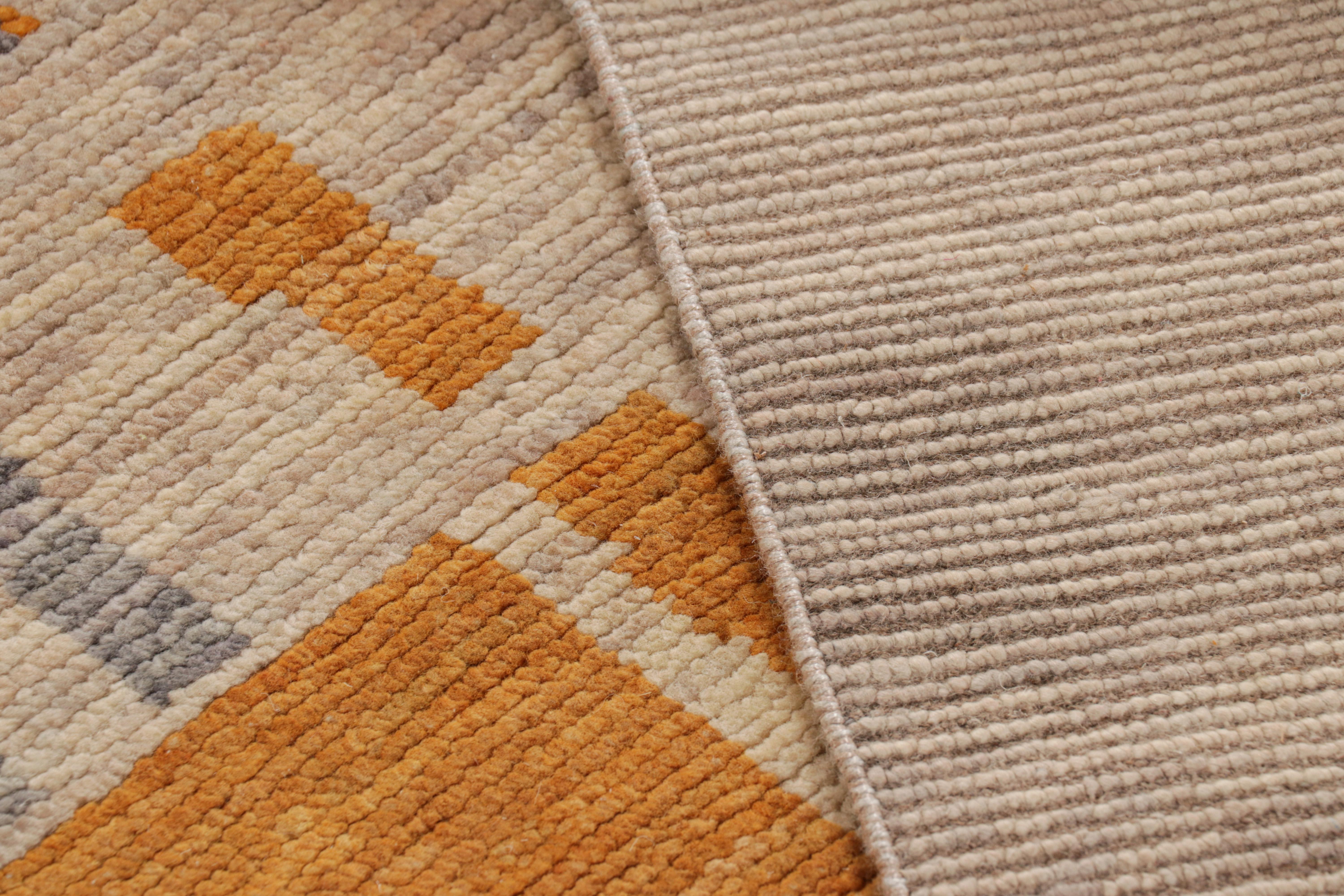 Rug & Kilim's Marokkanischer Teppich in Beige mit geometrischen Mustern (Wolle) im Angebot