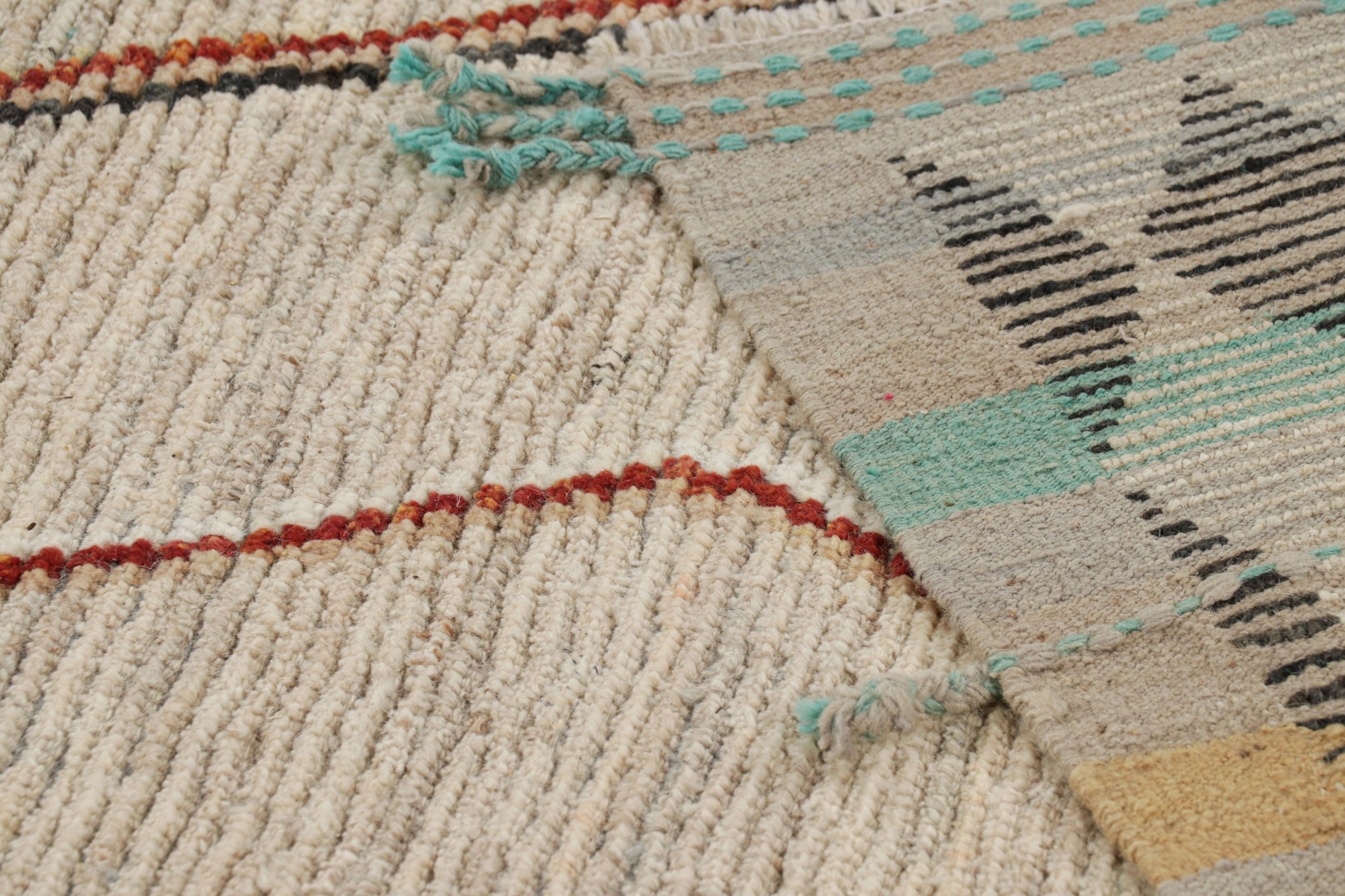 Alfombra de estilo marroquí Rug & Kilim en beige con motivos geométricos en venta 1