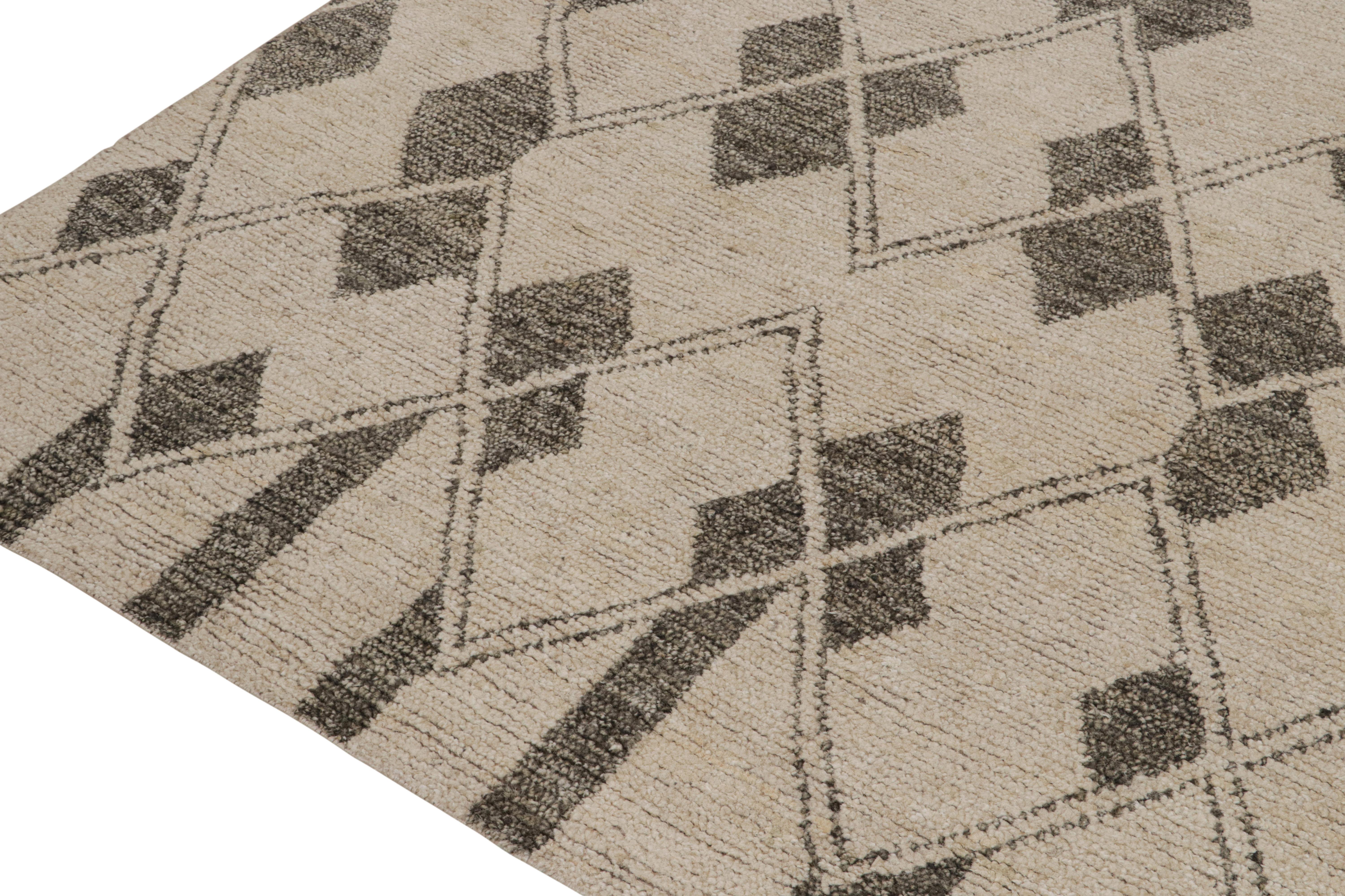 Hand-Knotted Rug & Kilim’s Moroccan Style Rug in Beige with Gray Diamond Patterns For Sale