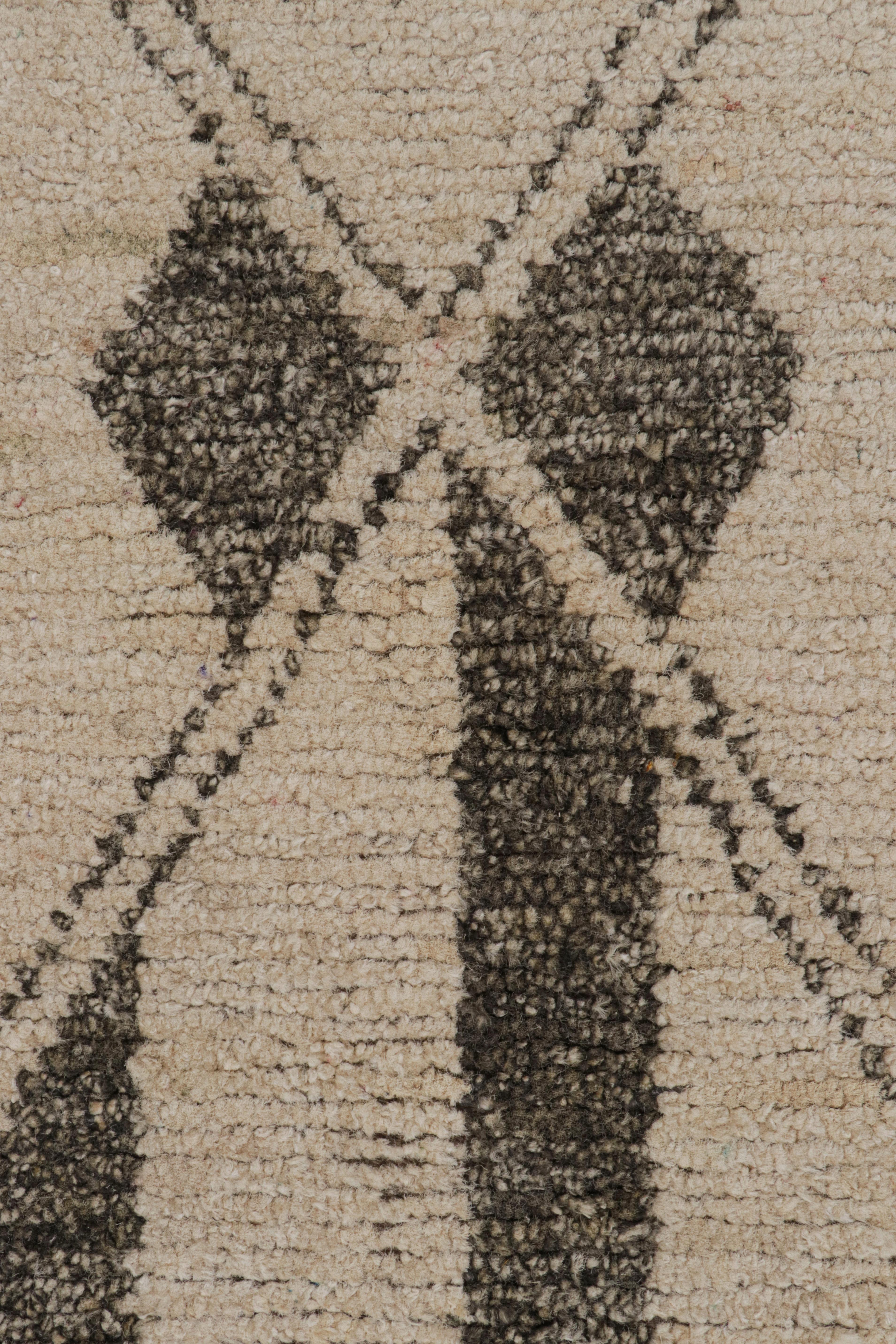 Rug & Kilim’s Moroccan Style Rug in Beige with Gray Diamond Patterns In New Condition For Sale In Long Island City, NY