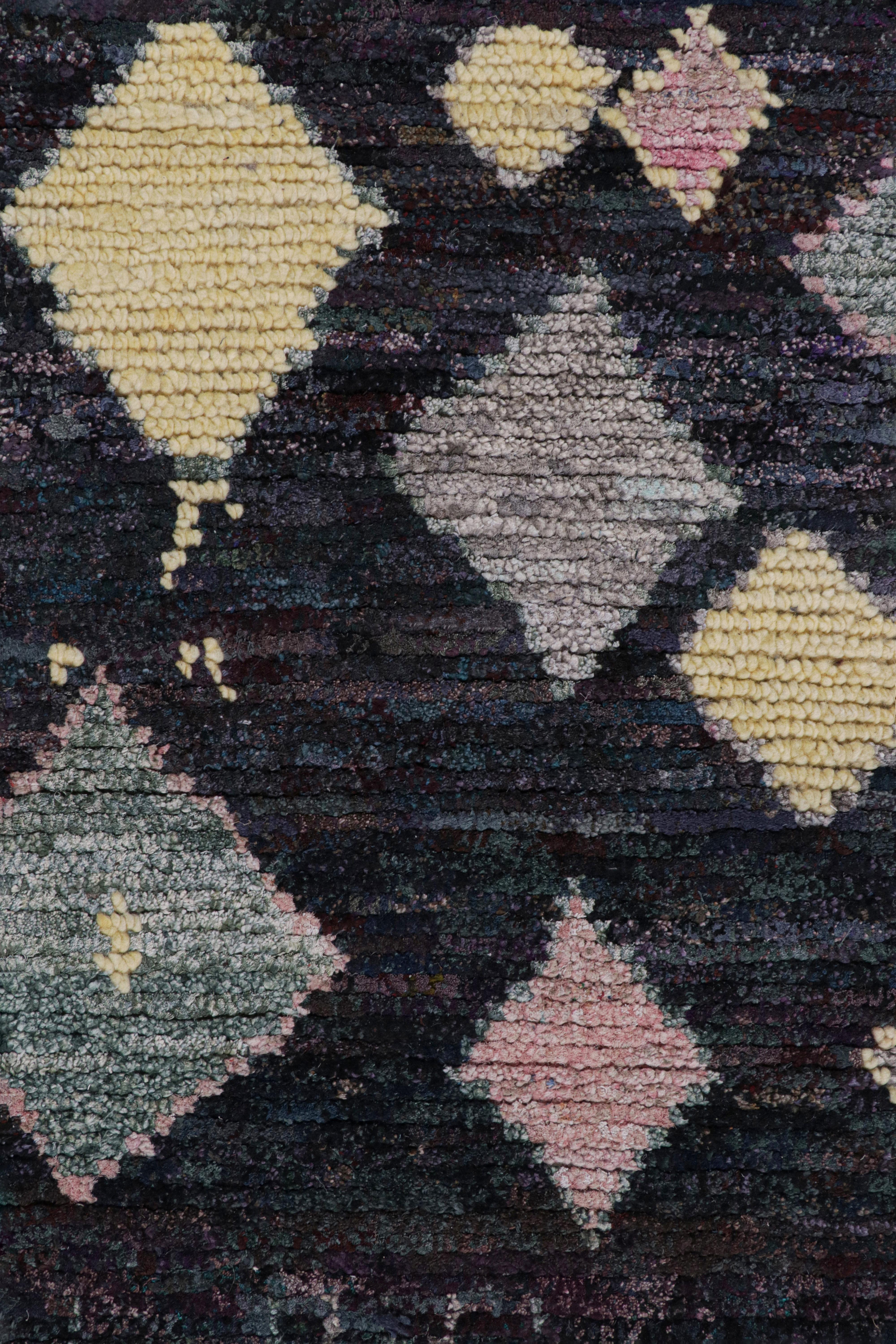 Tapis et tapis de style marocain de Kilim en noir avec motif géométrique coloré Neuf - En vente à Long Island City, NY