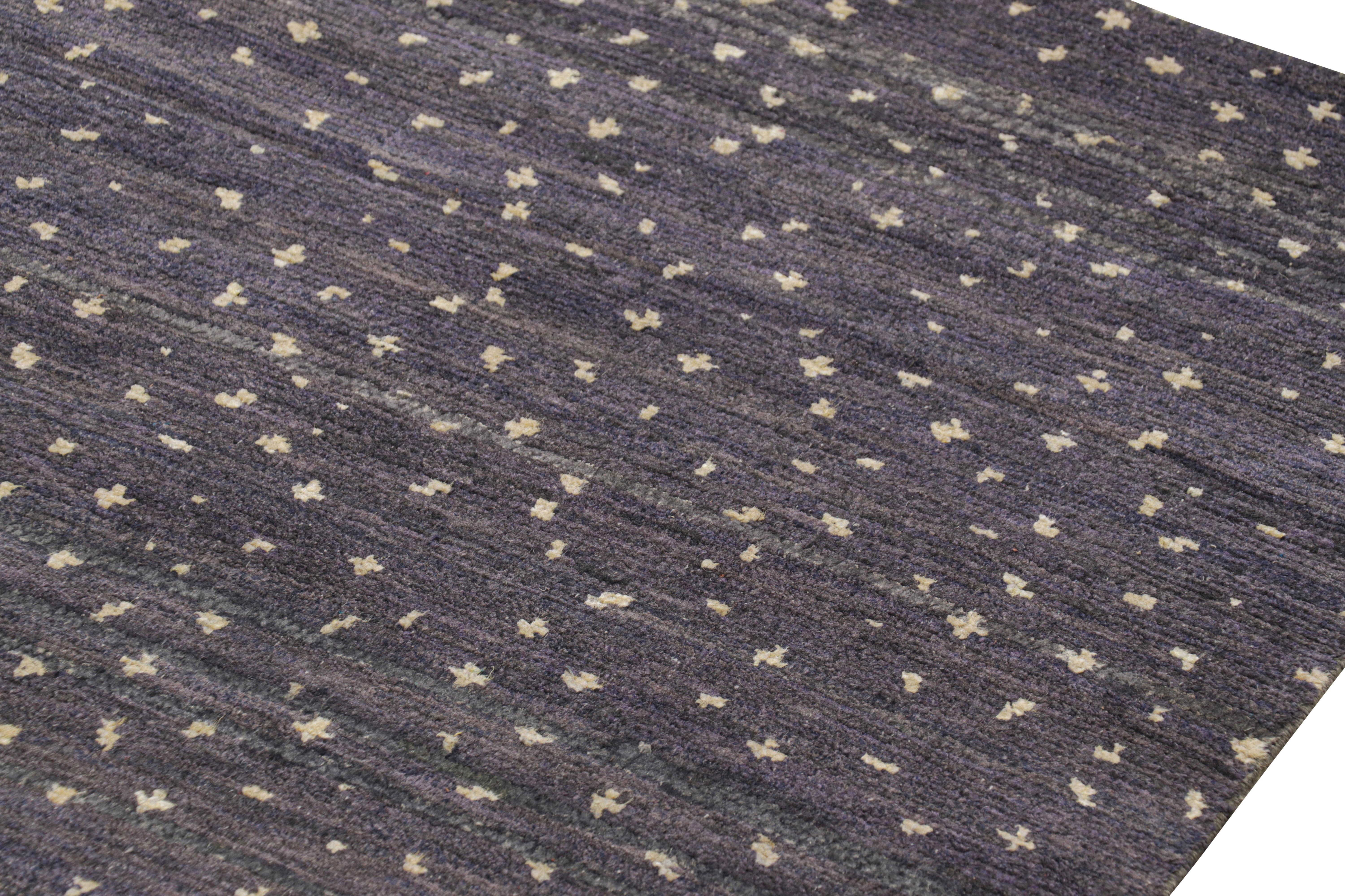 Rug & Kilim's marokkanischer Teppich in Schwarz mit cremeweißen All-Over-Mustern im Zustand „Neu“ im Angebot in Long Island City, NY