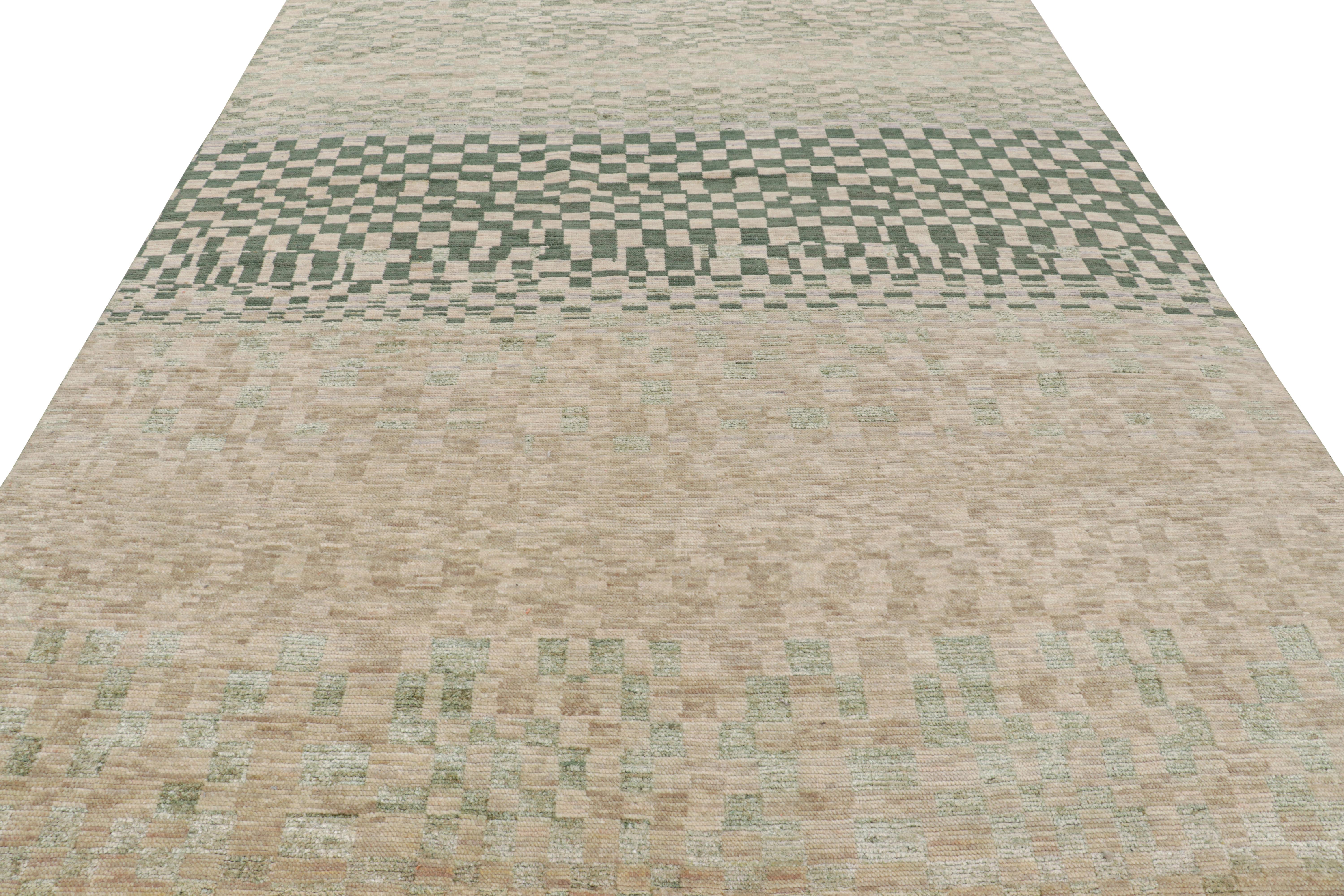 Alfombra de estilo marroquí Rug & Kilim con motivos geométricos en azul, verde y beige en Nuevo estado para la venta en Long Island City, NY